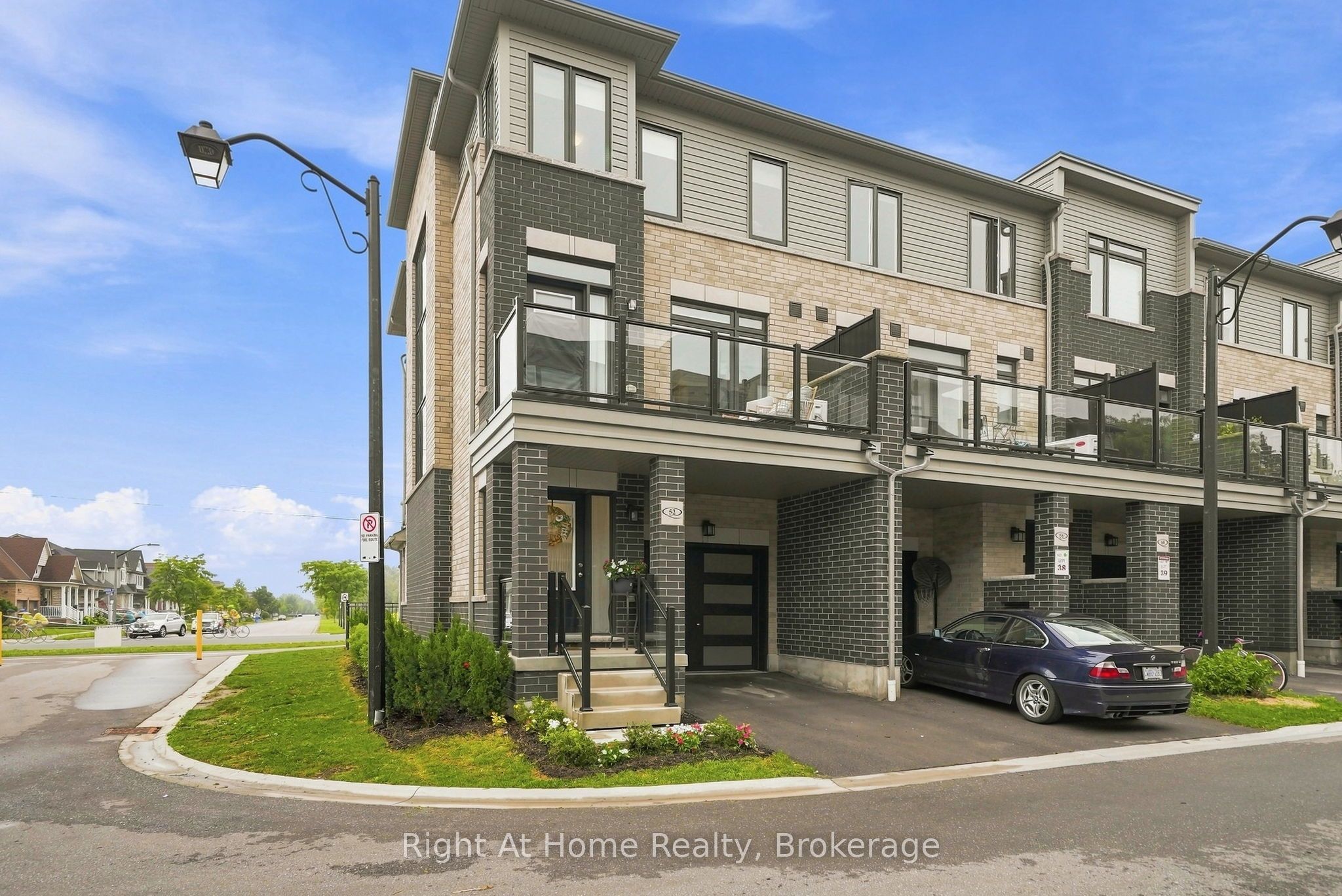 52 Emmas Way, Whitby, ON L1R 0S7 photo 2
