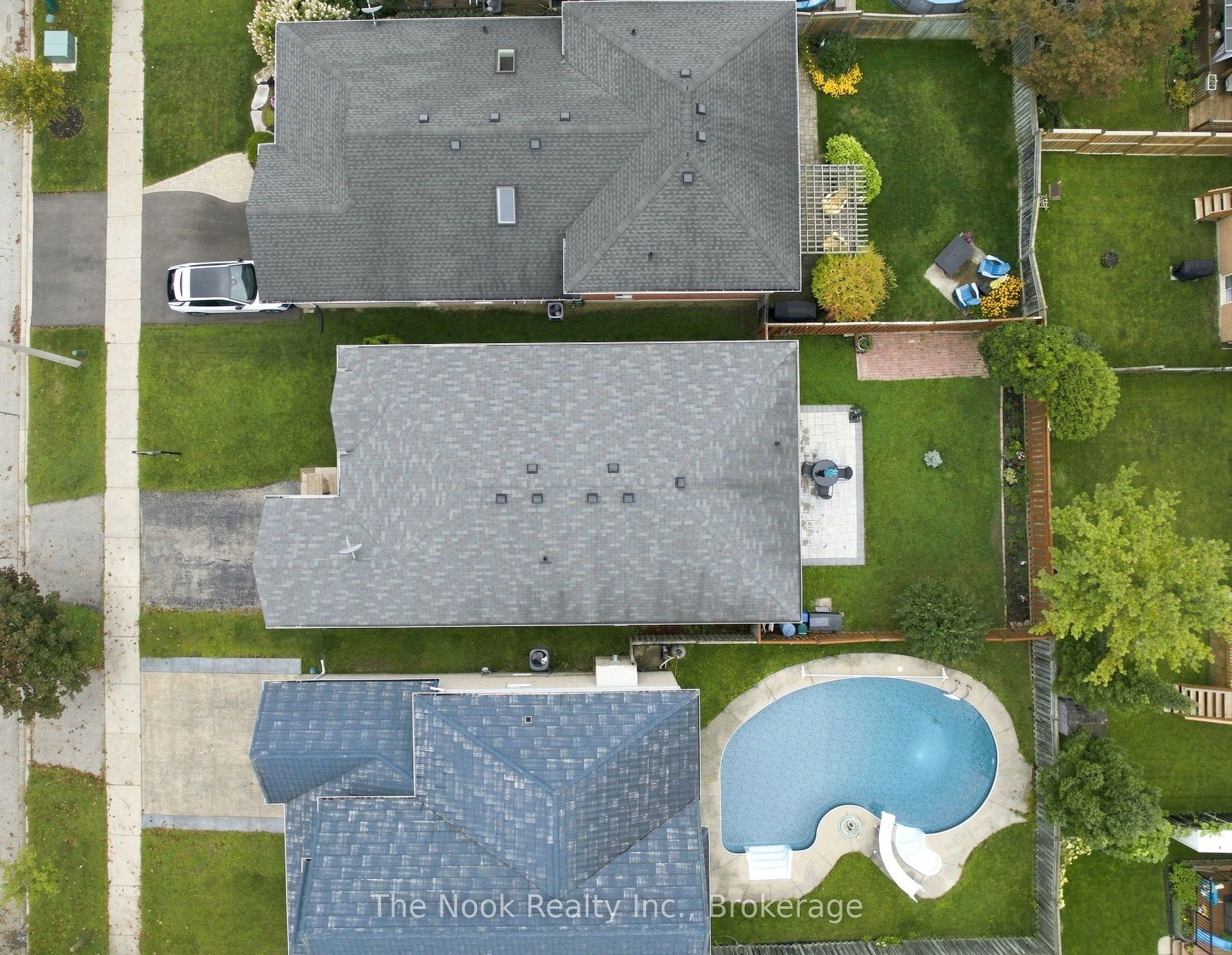 638 Longworth Avenue, Clarington, ON L1C 5B8 photo 2