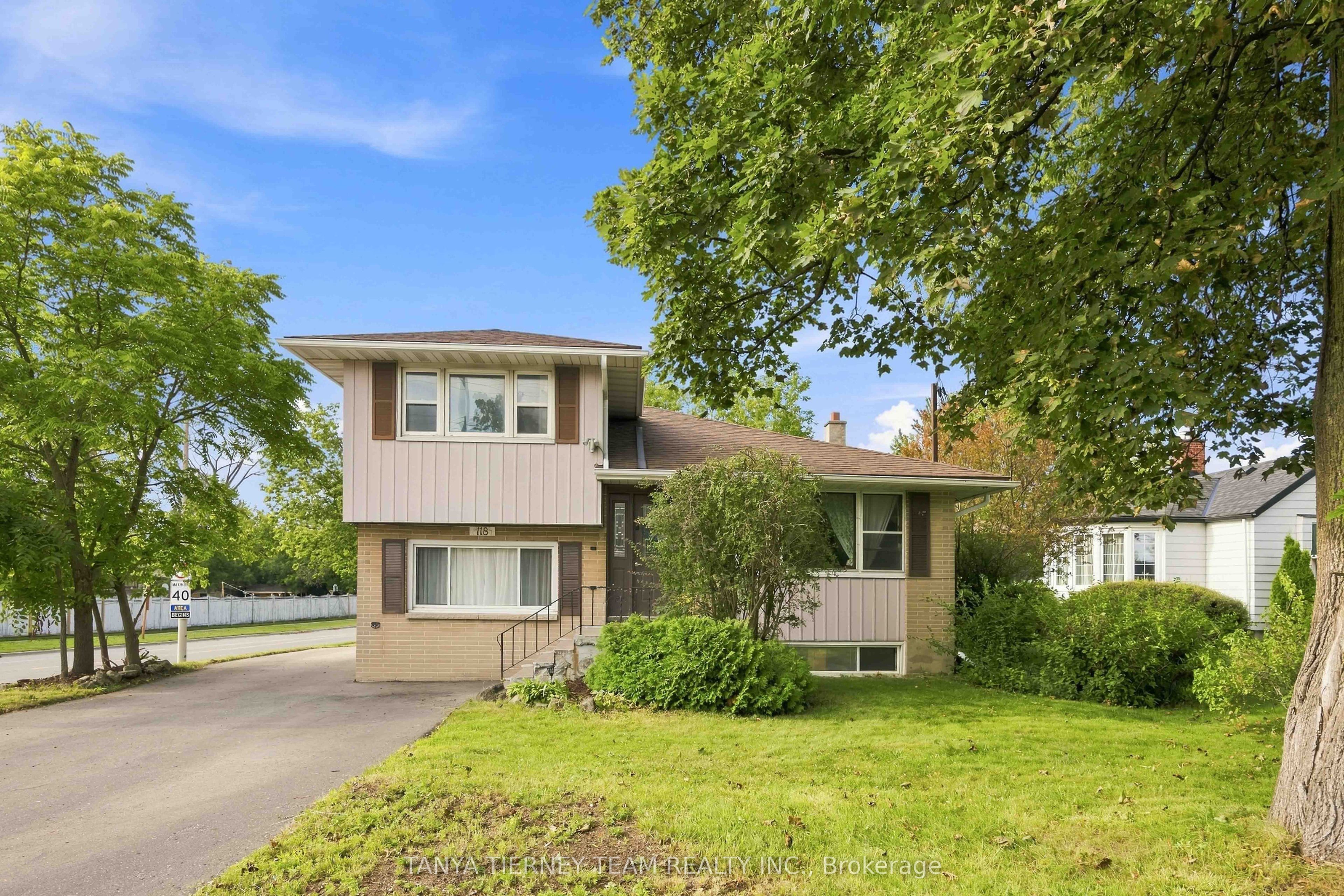 118 Rossland Road W, Oshawa, ON L1G 2V6