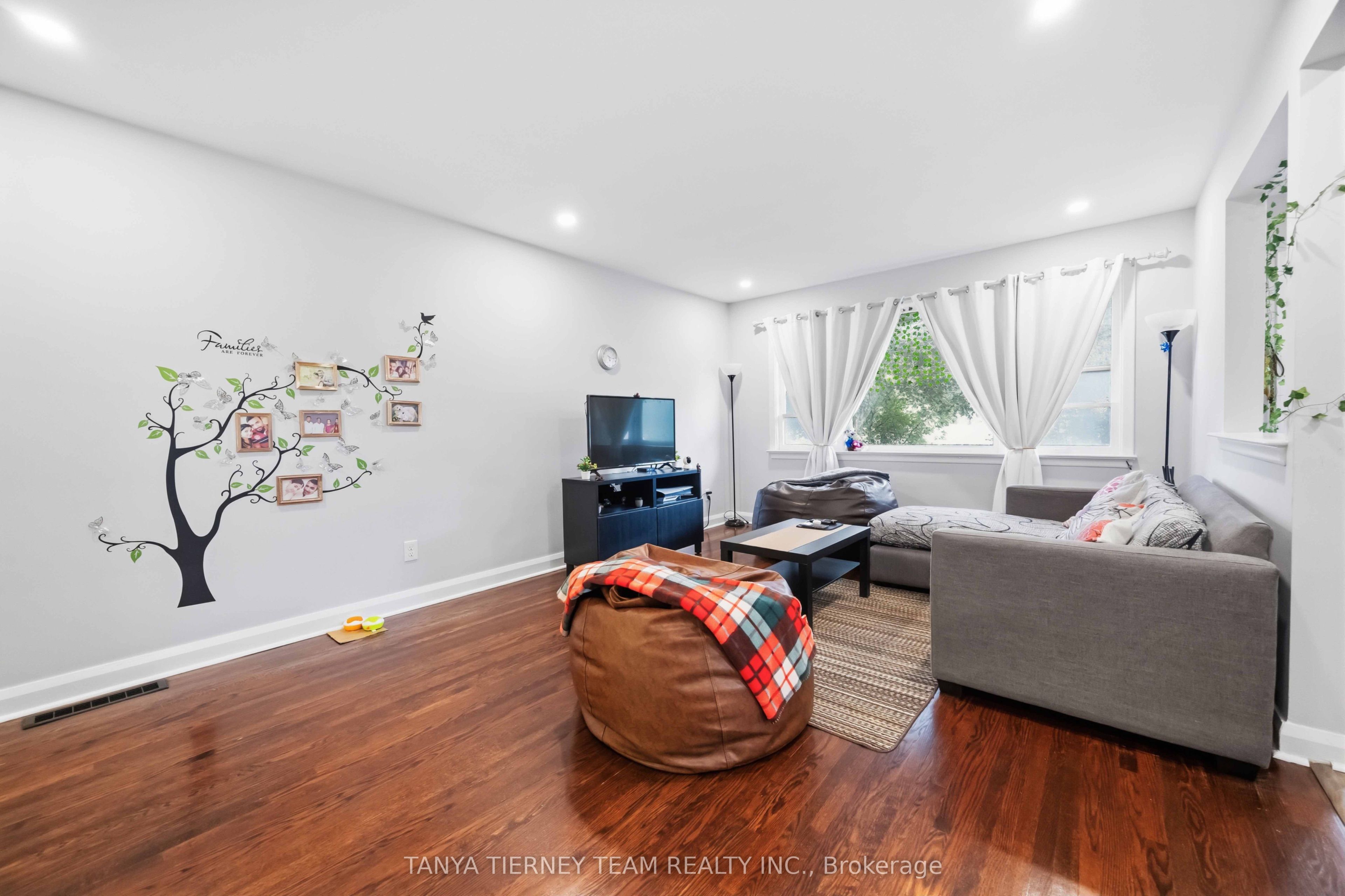 118 Rossland Road W, Oshawa, ON L1G 2V6 photo 4