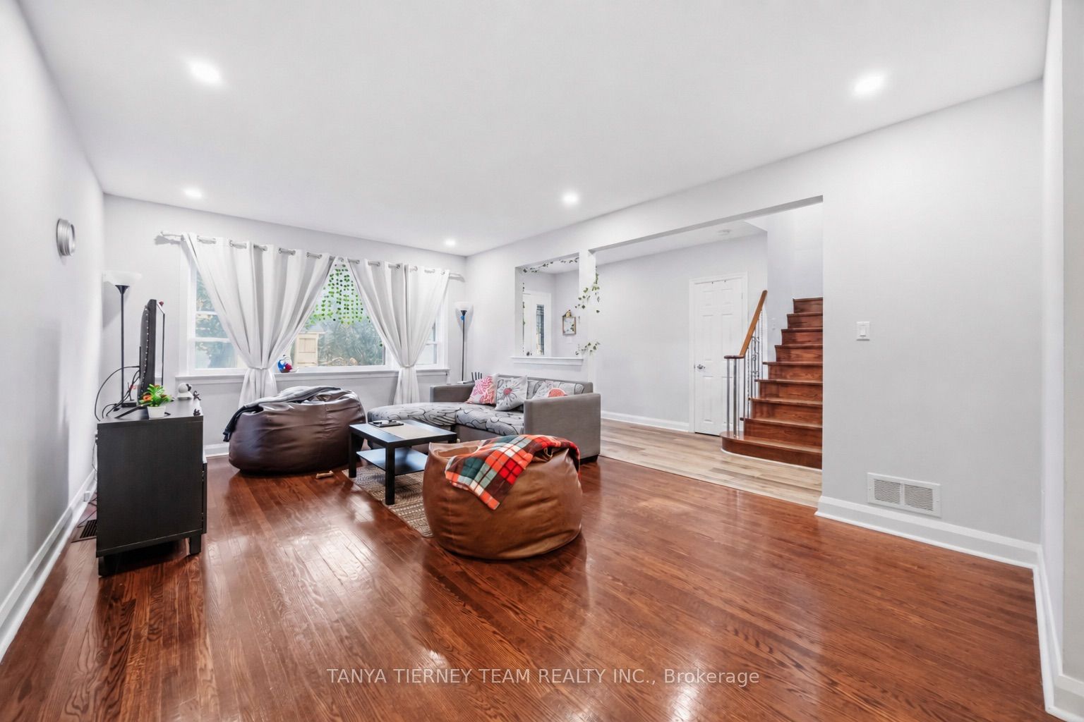 118 Rossland Road W, Oshawa, ON L1G 2V6 photo 5