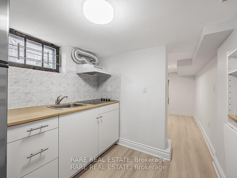 727 Rhodes Avenue Lower, Toronto, ON M4J 4X5 photo 4