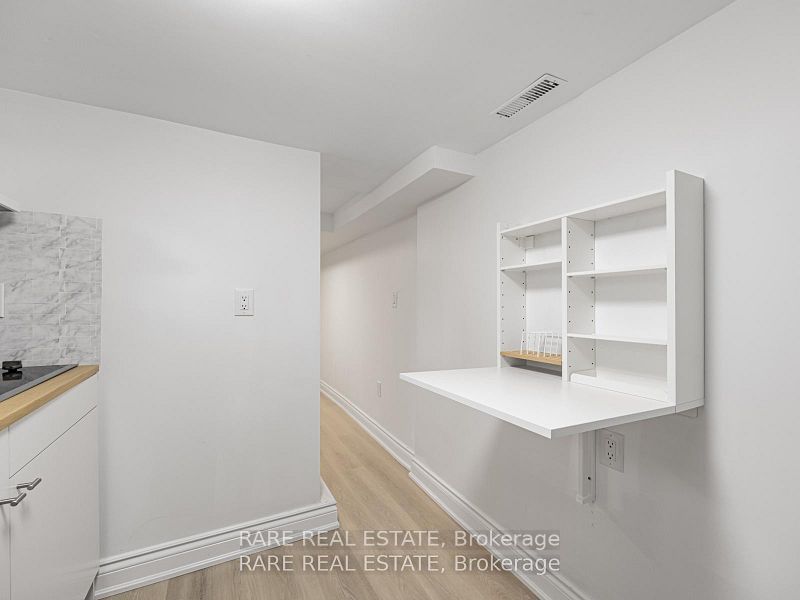 727 Rhodes Avenue Lower, Toronto, ON M4J 4X5 photo 5