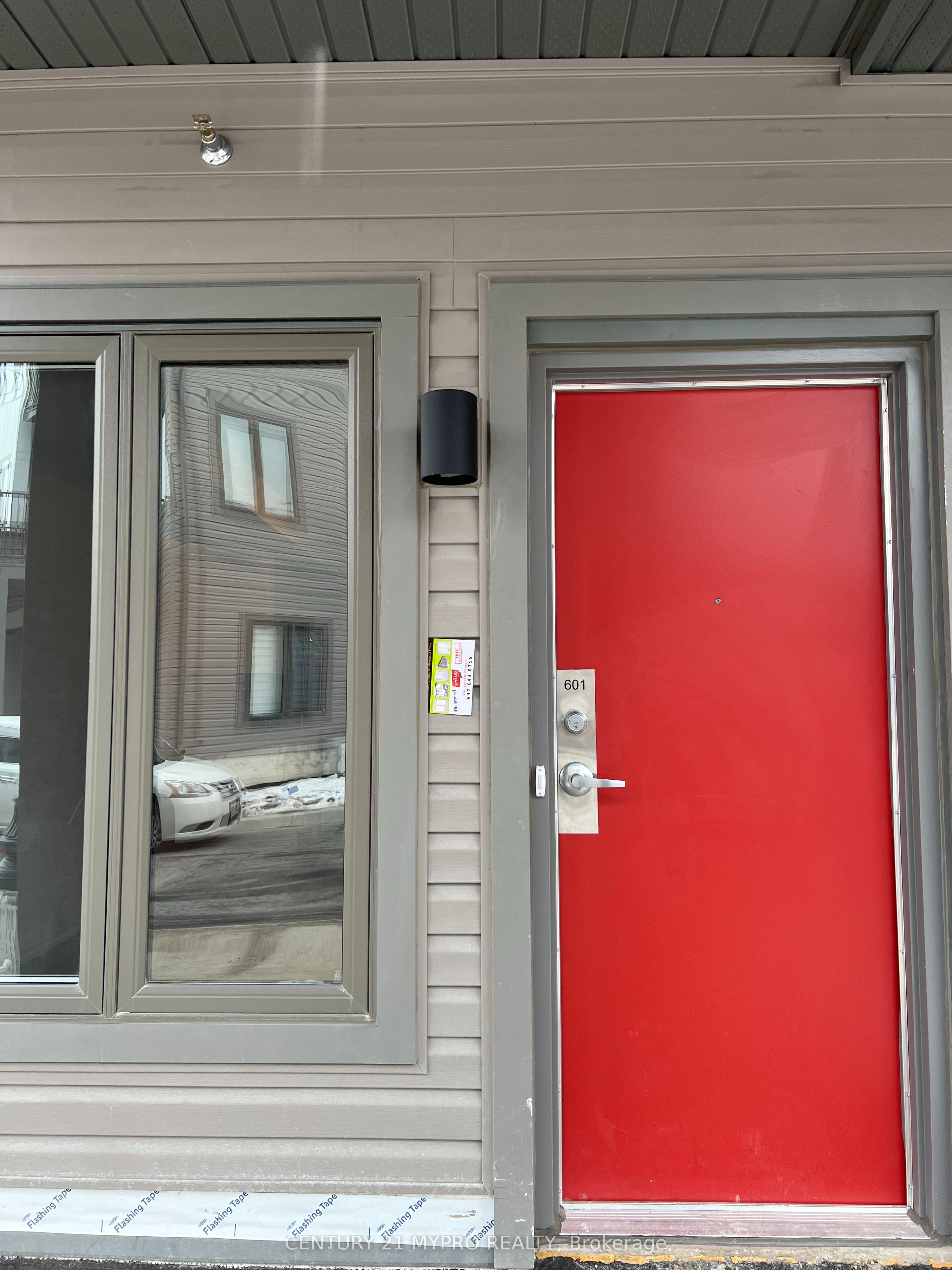 2635 William Jackson Drive 601, Pickering, ON L1X 0L2 photo 2