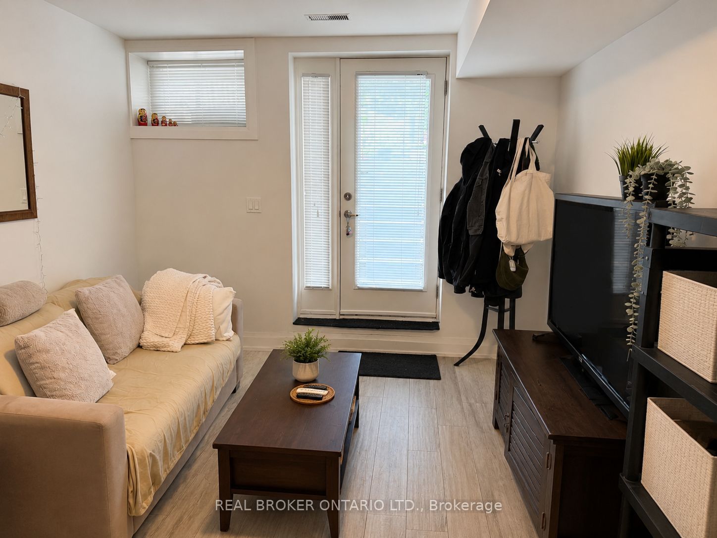 334 Monarch Park Avenue Basement, Toronto, ON M4J 4T3 photo 5