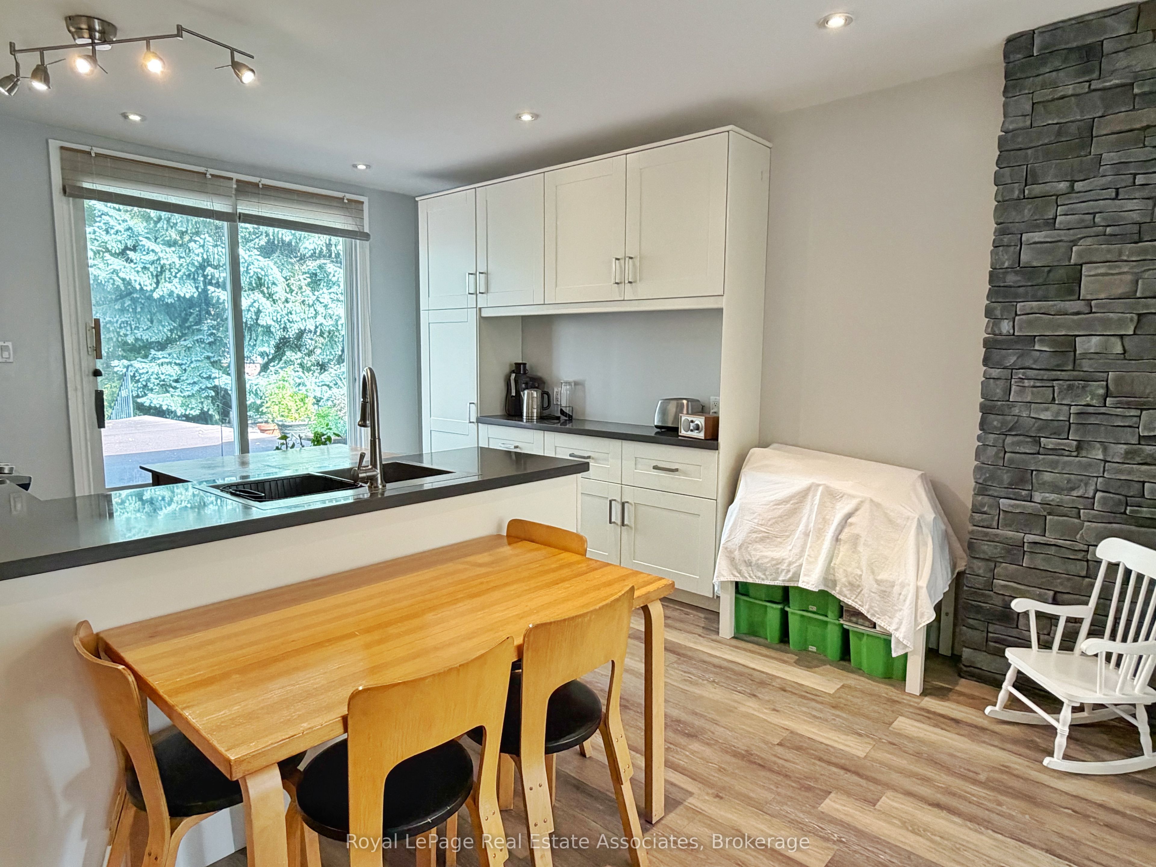 157 Glenmore Road, Toronto, ON M4L 3M2 photo 4