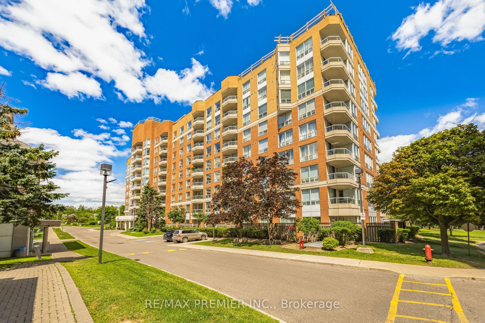 480 Mclevin Avenue 314, Toronto, ON M1B 5N9 photo 3
