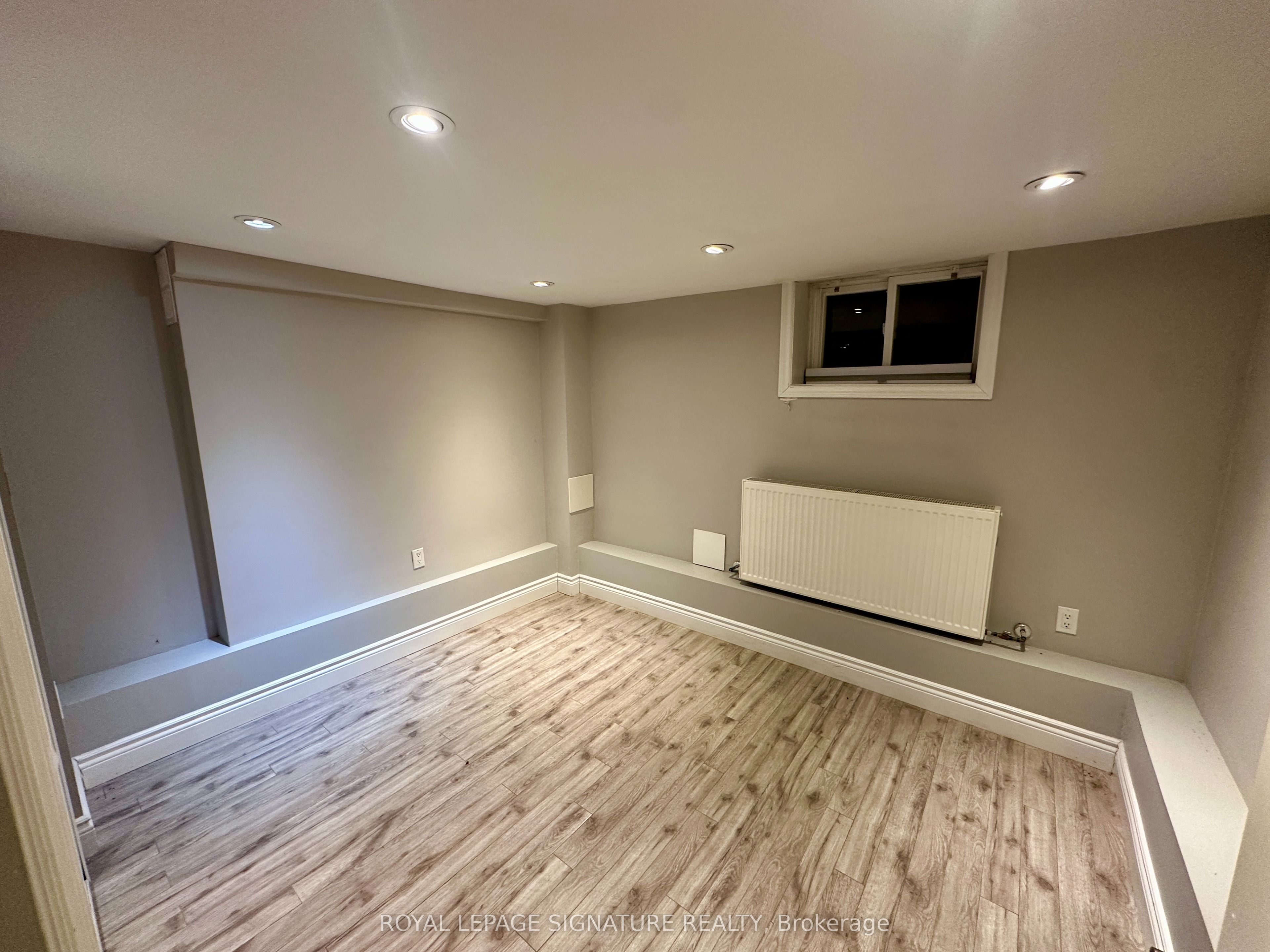 66 Condor Avenue Bsmt, Toronto, ON M4J 3M9 photo 2