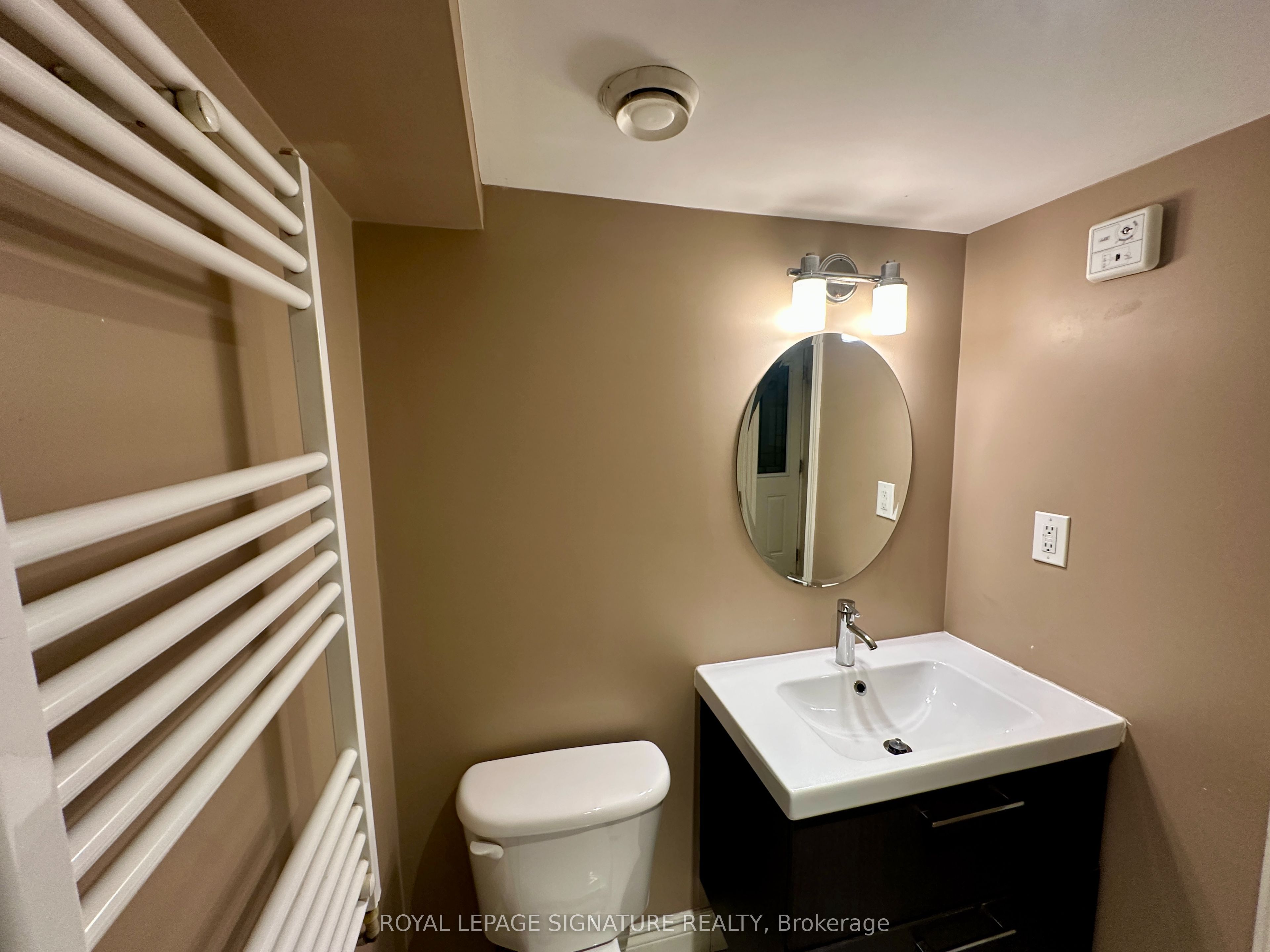 66 Condor Avenue Bsmt, Toronto, ON M4J 3M9 photo 5