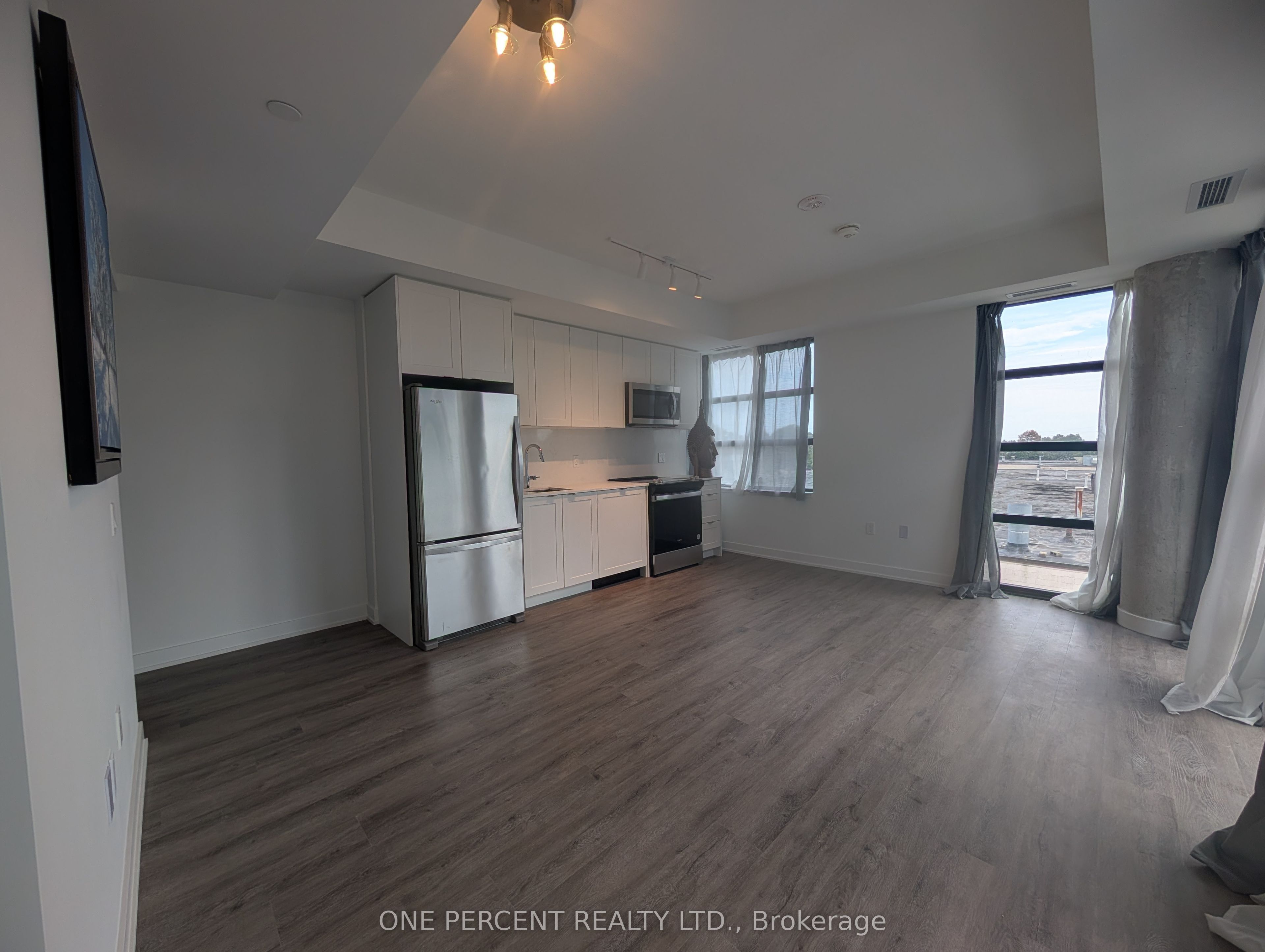 1614 Charles Street 334, Whitby, ON L1N 0P4 photo 2
