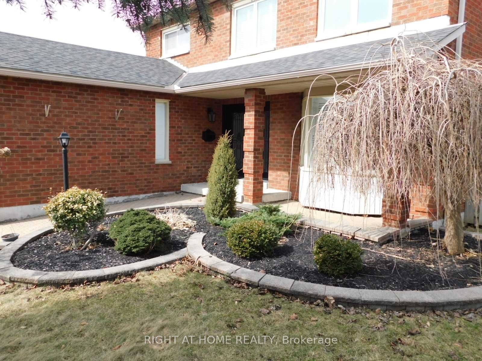 128 William Stephenson Drive, Whitby, ON L1N 8V1 photo 2