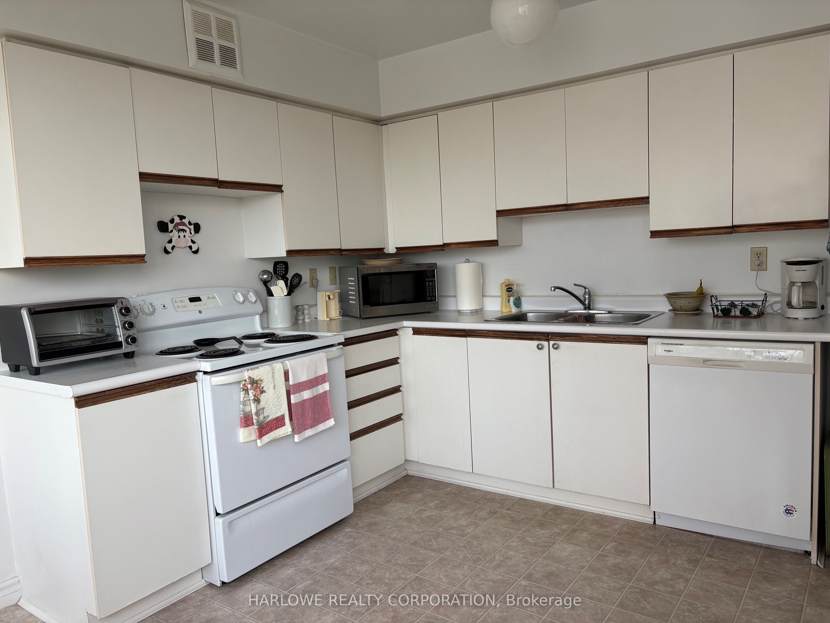 4 Park Vista 1215, Toronto, ON M4B 3M8 photo 3