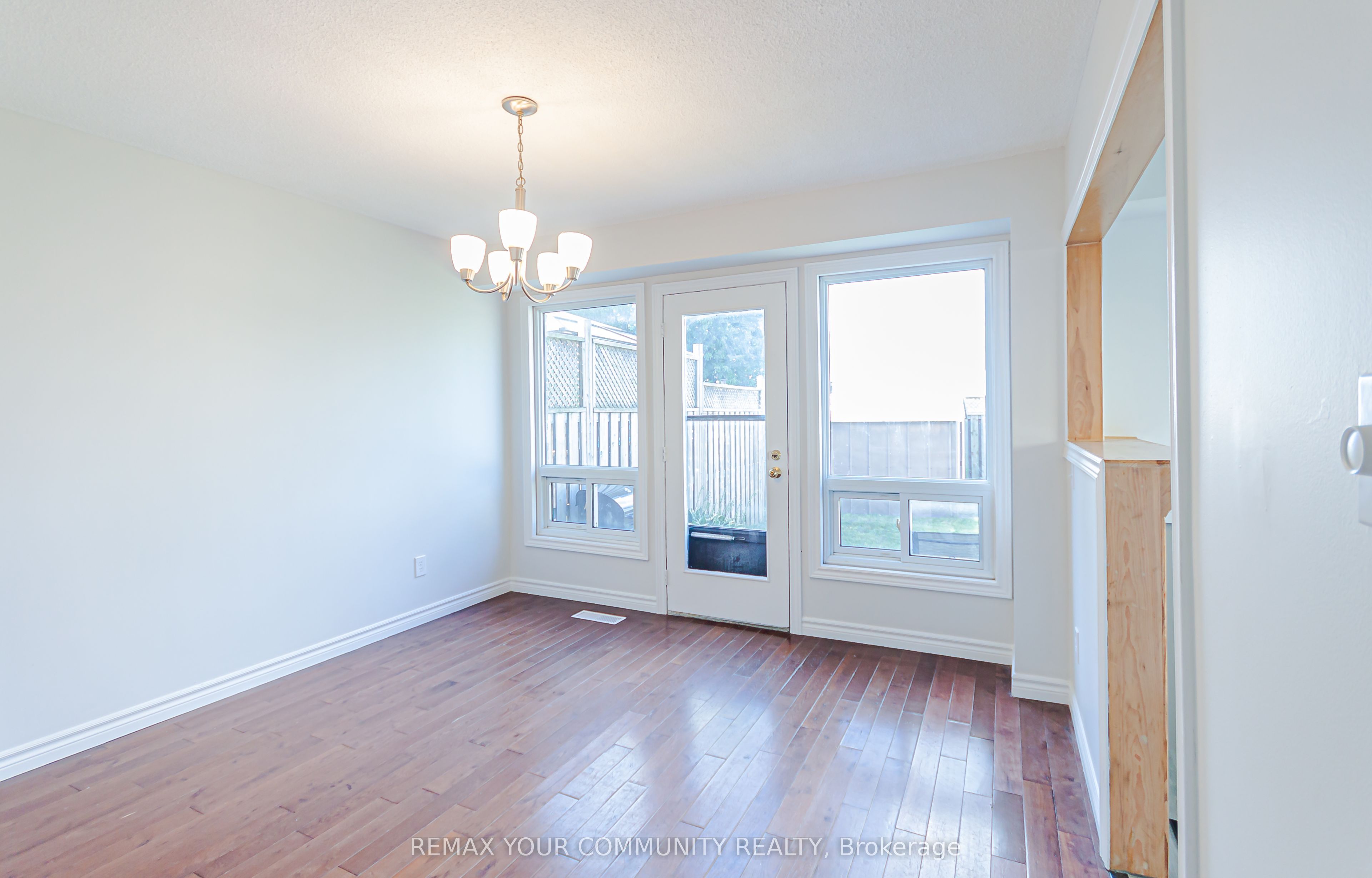 1319 Fenelon Crescent, Oshawa, ON L1J 6G2 photo 4