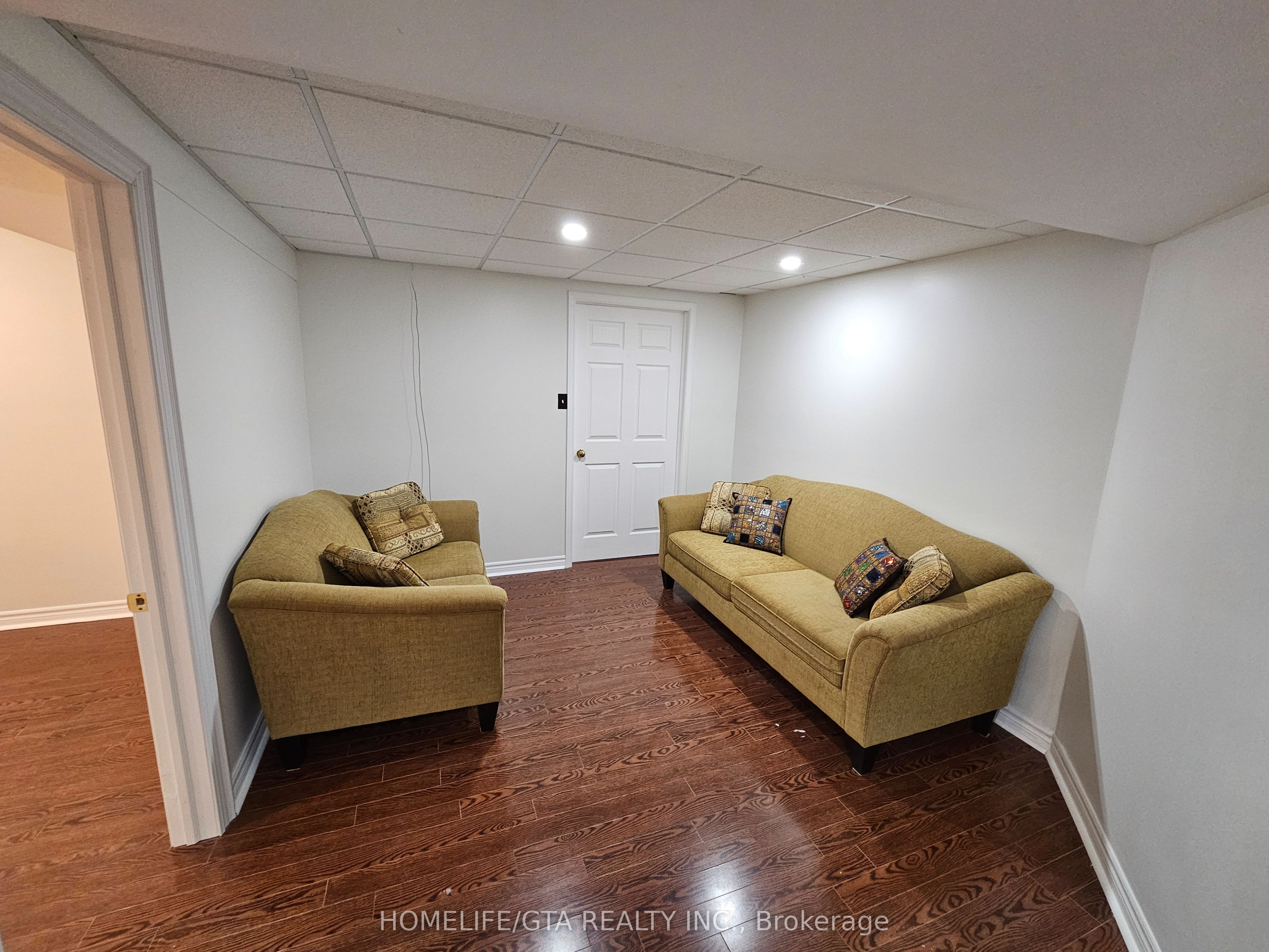 854 Darwin Drive Basement, Pickering, ON L1X 2P7 photo 3