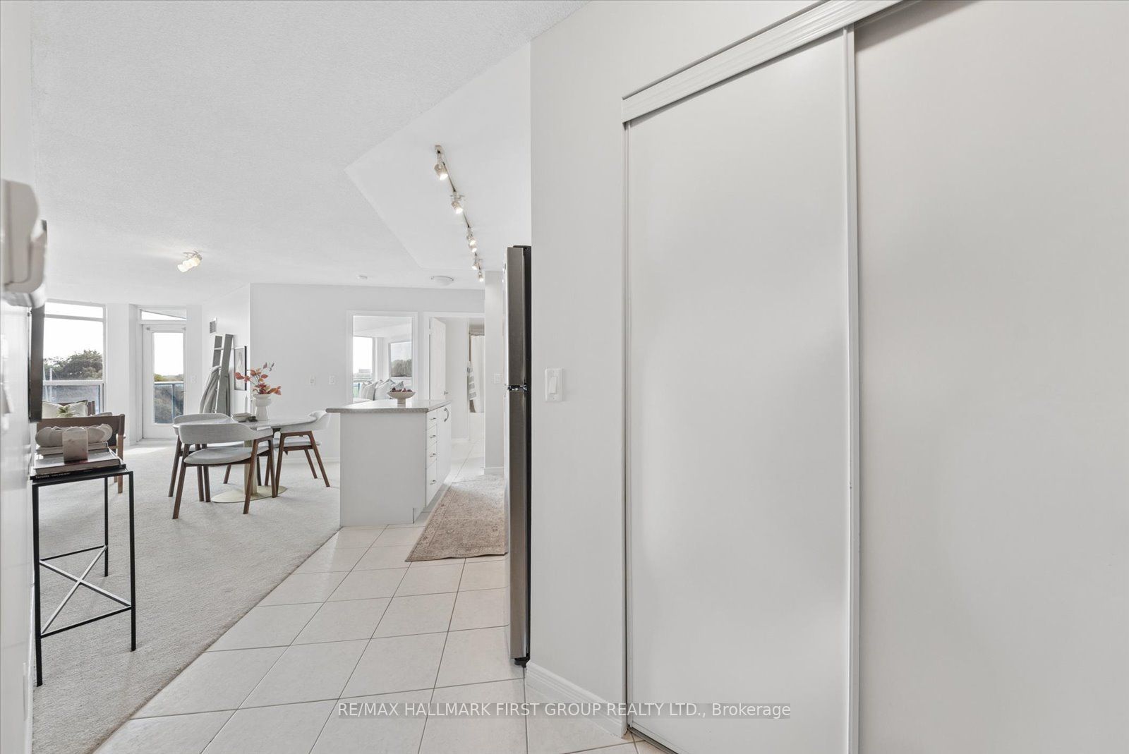 340 Watson Street 312, Whitby, ON L1N 9G2 photo 4