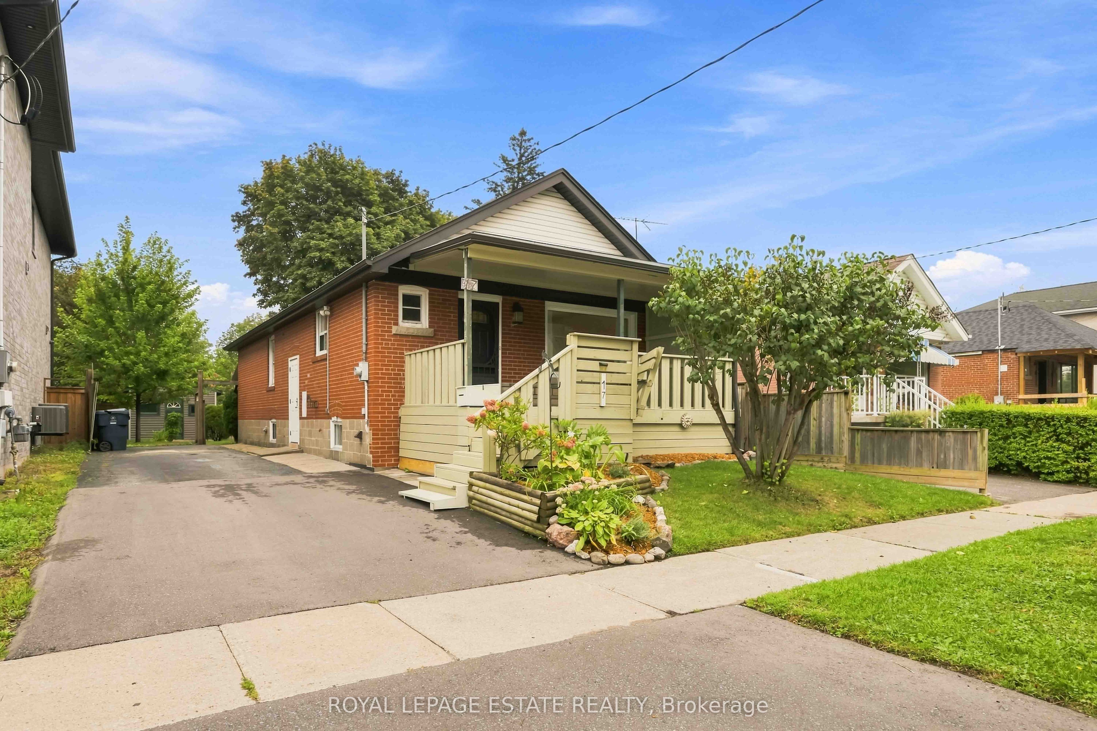 17 Arden Crescent upper, Toronto, ON M1L 3R6 photo 2