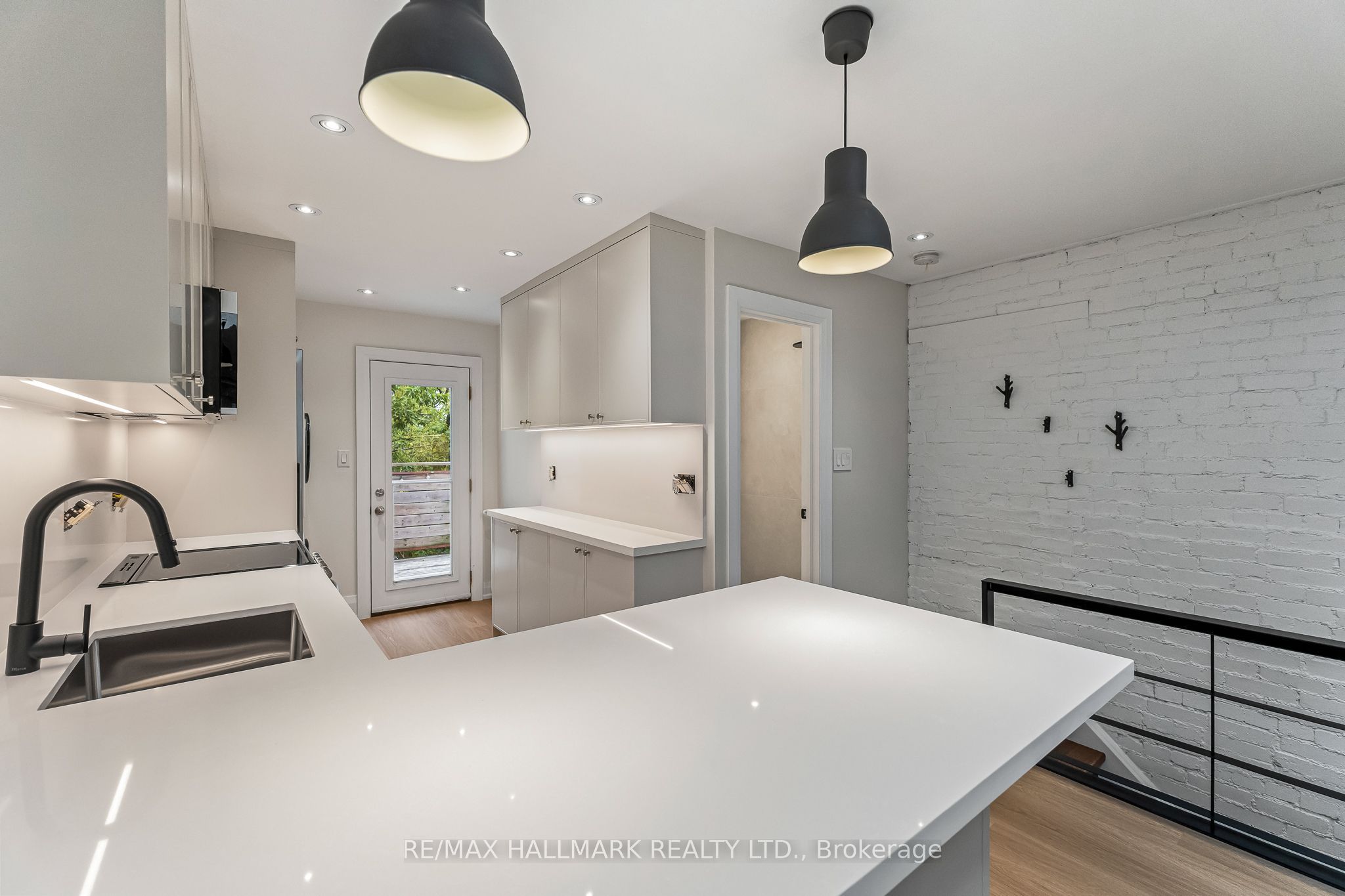 229 Kingston Road Upper, Toronto, ON M4L 1T5 photo 2