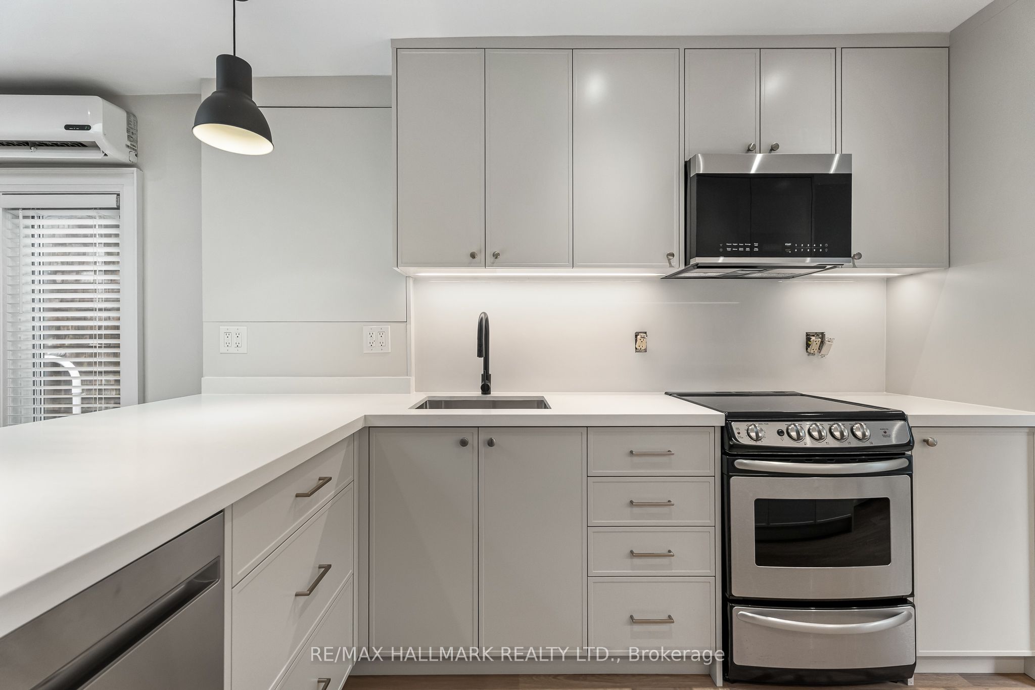 229 Kingston Road Upper, Toronto, ON M4L 1T5 photo 3
