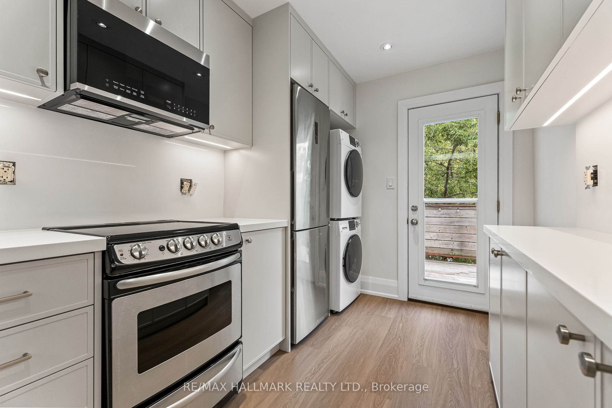229 Kingston Road Upper, Toronto, ON M4L 1T5 photo 4