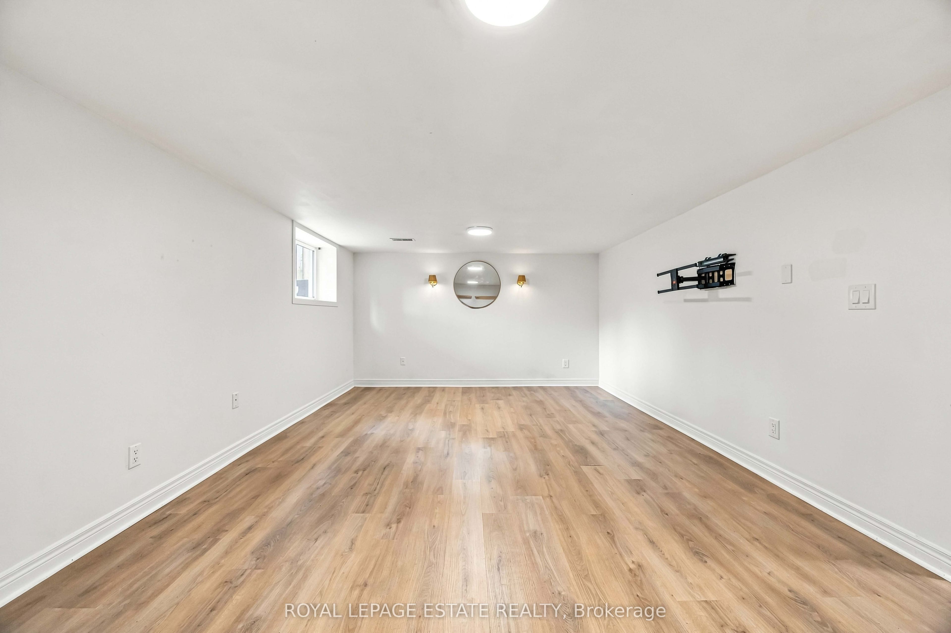 17 Arden Crescent lower, Toronto, ON M1L 3R6