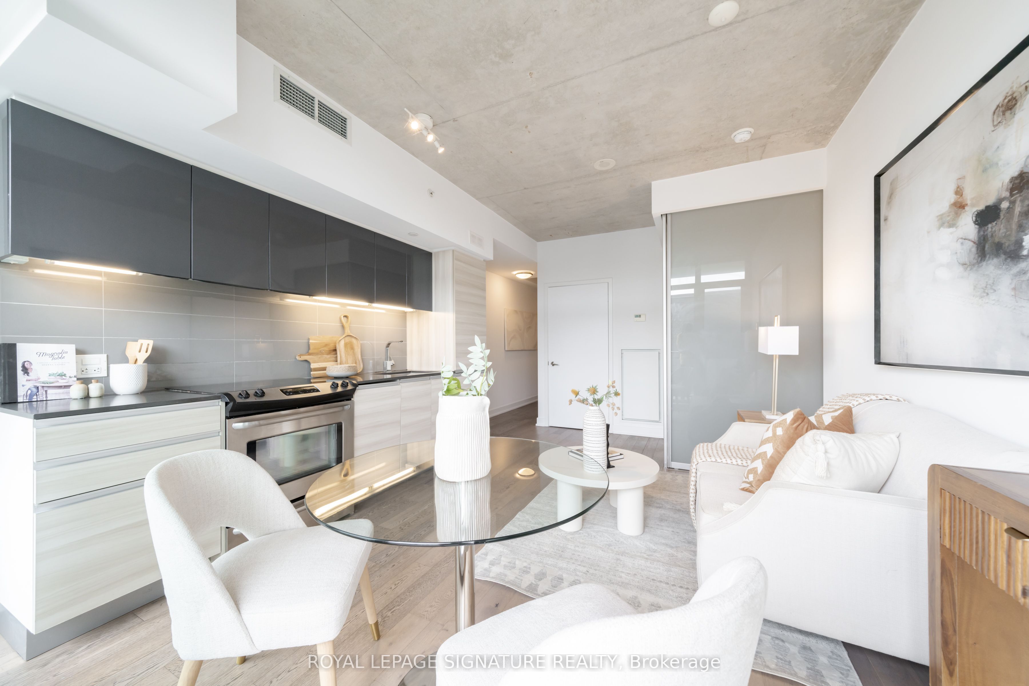 1190 Dundas Street E 406, Toronto, ON M4M 0C5 photo 4