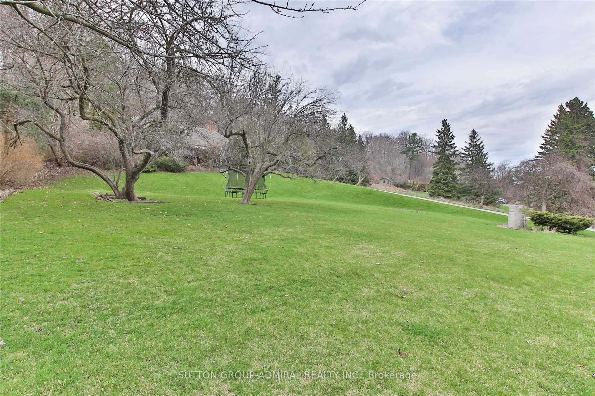 37 Meadowcliffe Drive, Toronto, ON M1M 2X8 photo 4