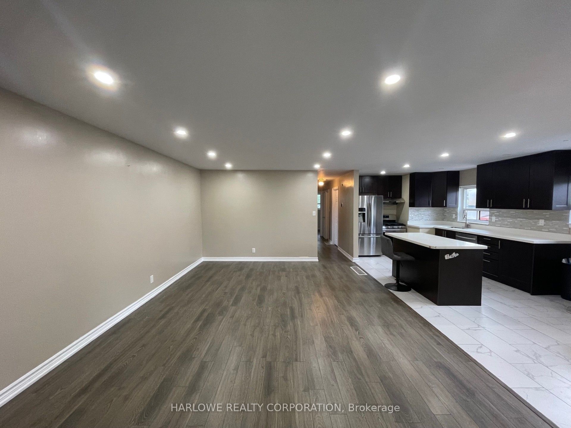 909 Reytan Boulevard Main, Pickering, ON L1W 1Y9 photo 2