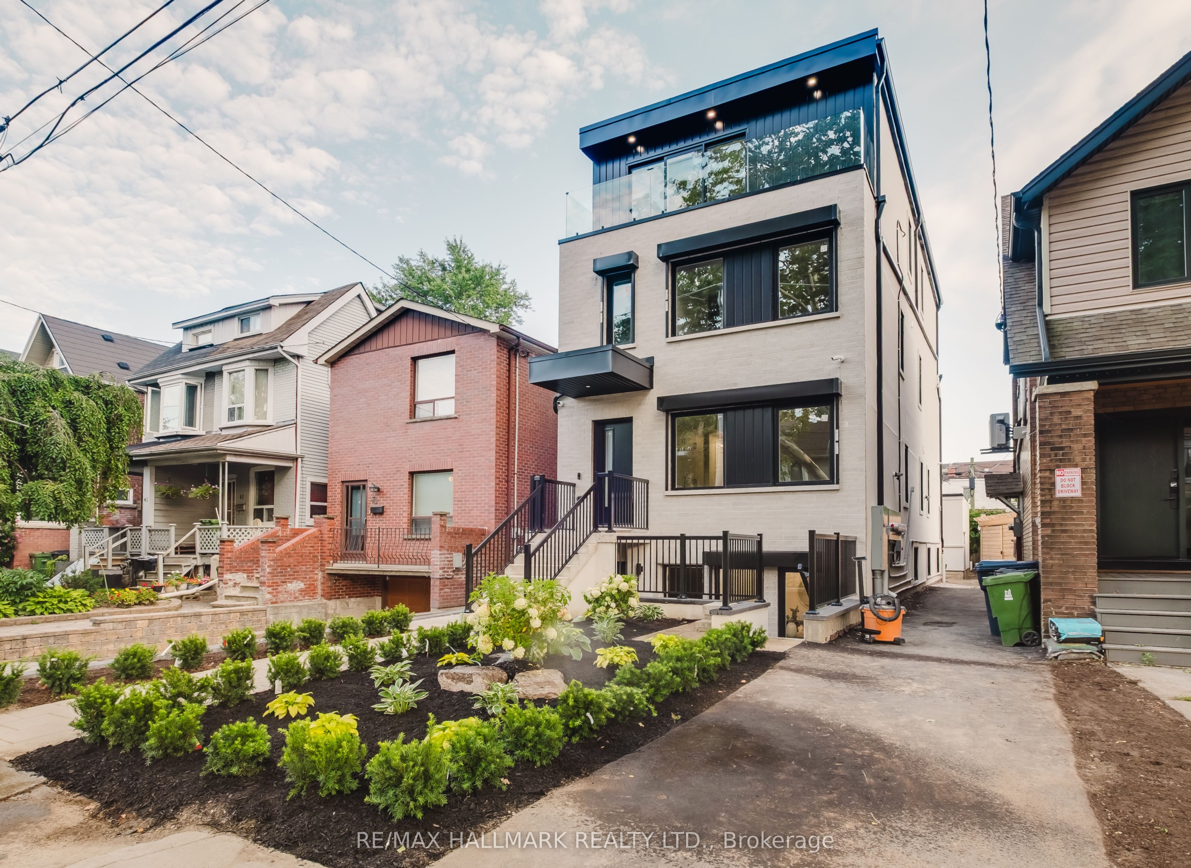 37 MILVERTON Boulevard 1, Toronto, ON M4J 1T5 photo 4