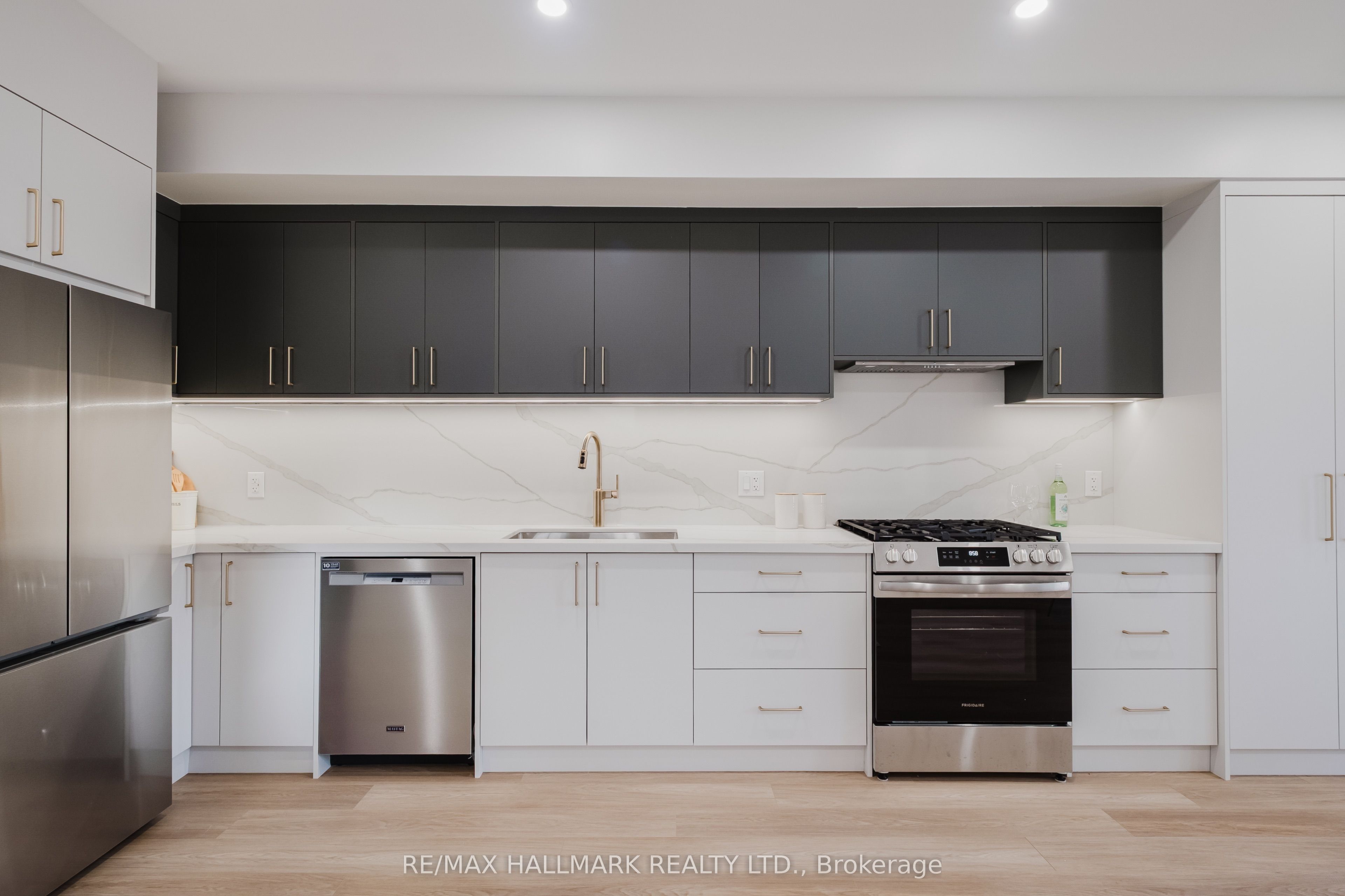37 MILVERTON Boulevard 1, Toronto, ON M4J 1T5 photo 5