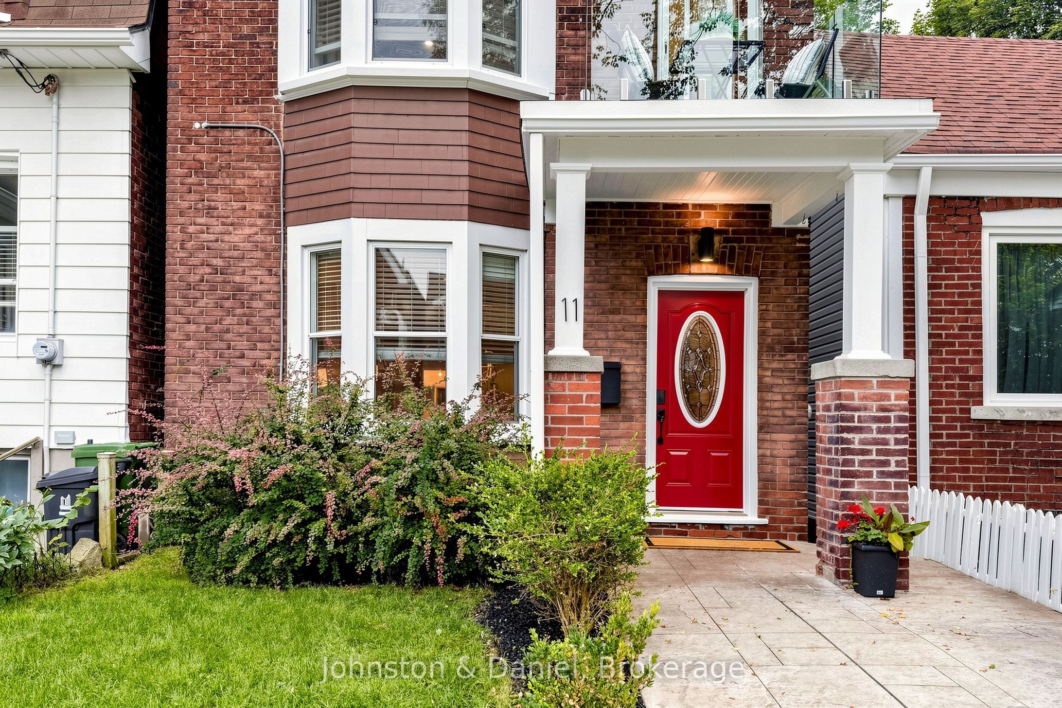 11 Ashland Avenue, Toronto, ON M4L 1J9 photo 3