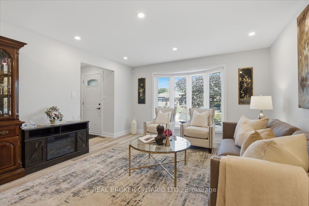1331 Tatra Drive, Pickering, ON L1W 1K5 photo 4