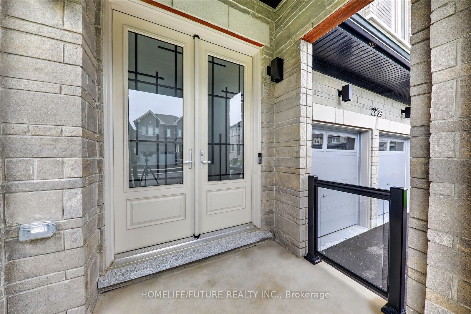 2939 Grindstone Crescent, Pickering, ON L1X 0R5 photo 4