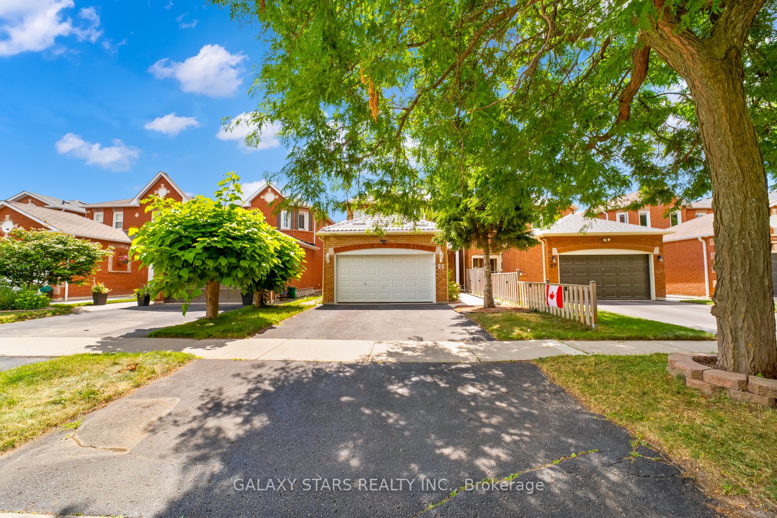 25 Fieldnest Crescent, Whitby, ON L1R 1Z5