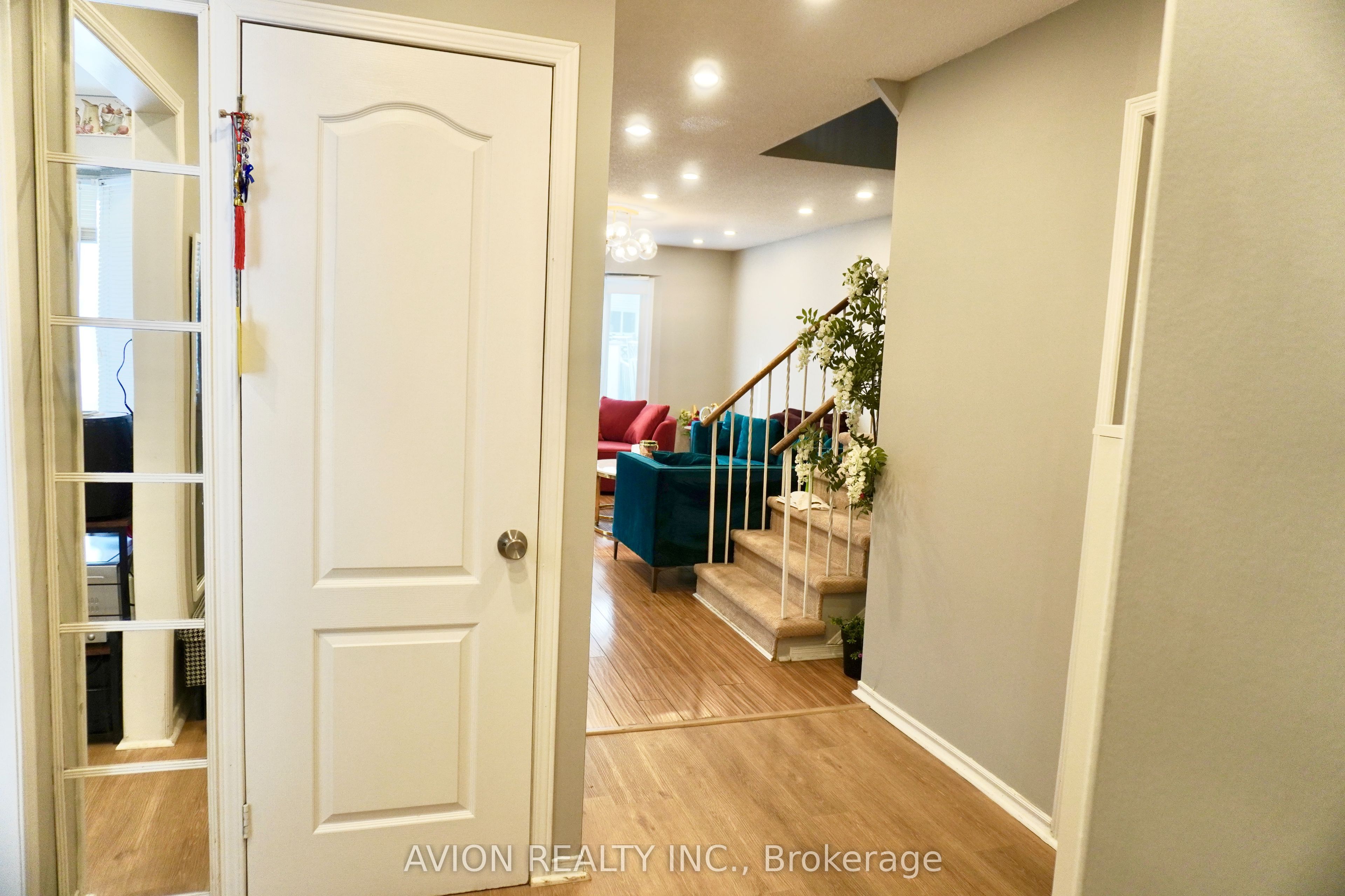 70 Barnes Drive, Ajax, ON L1S 5G5 photo 5