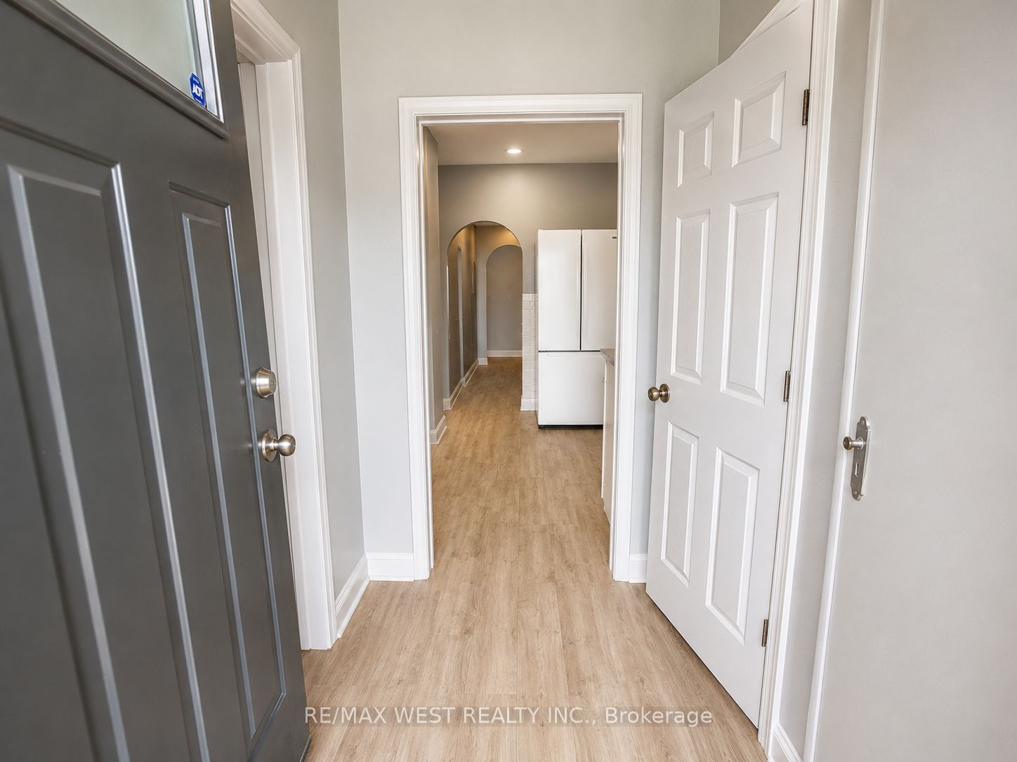 875 Ritson Road S, Oshawa, ON L1H 5L5 photo 4