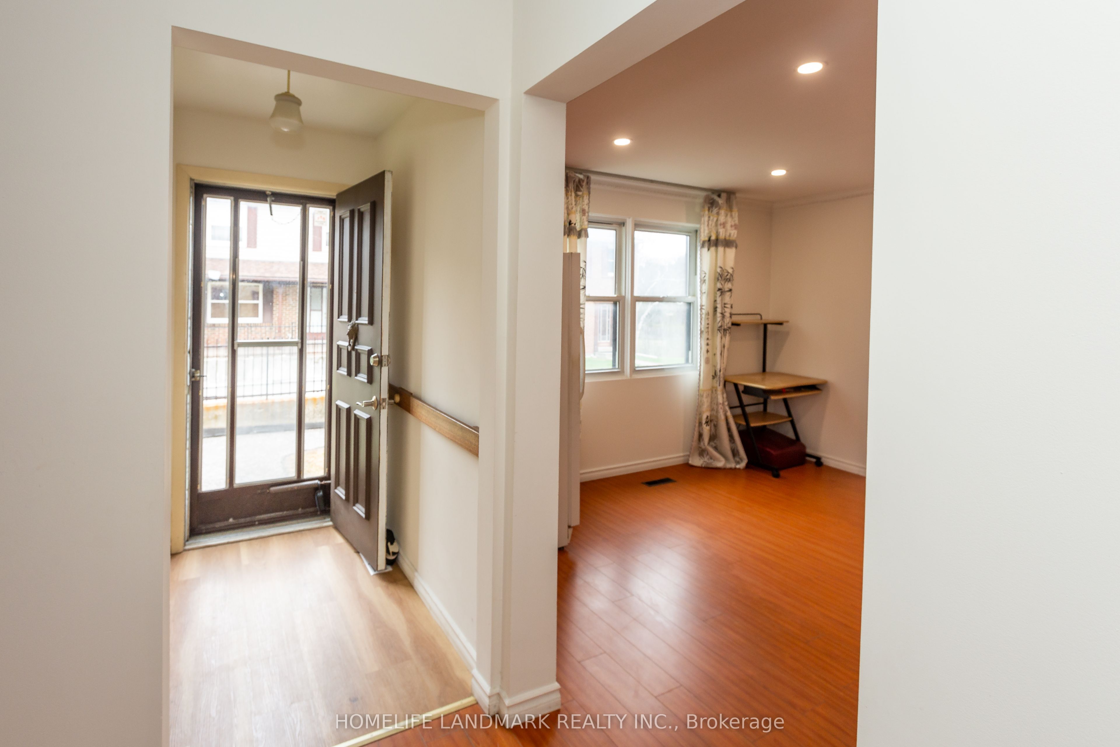 91 L'amoreaux Drive S 102, Toronto, ON M1W 2J8 photo 3