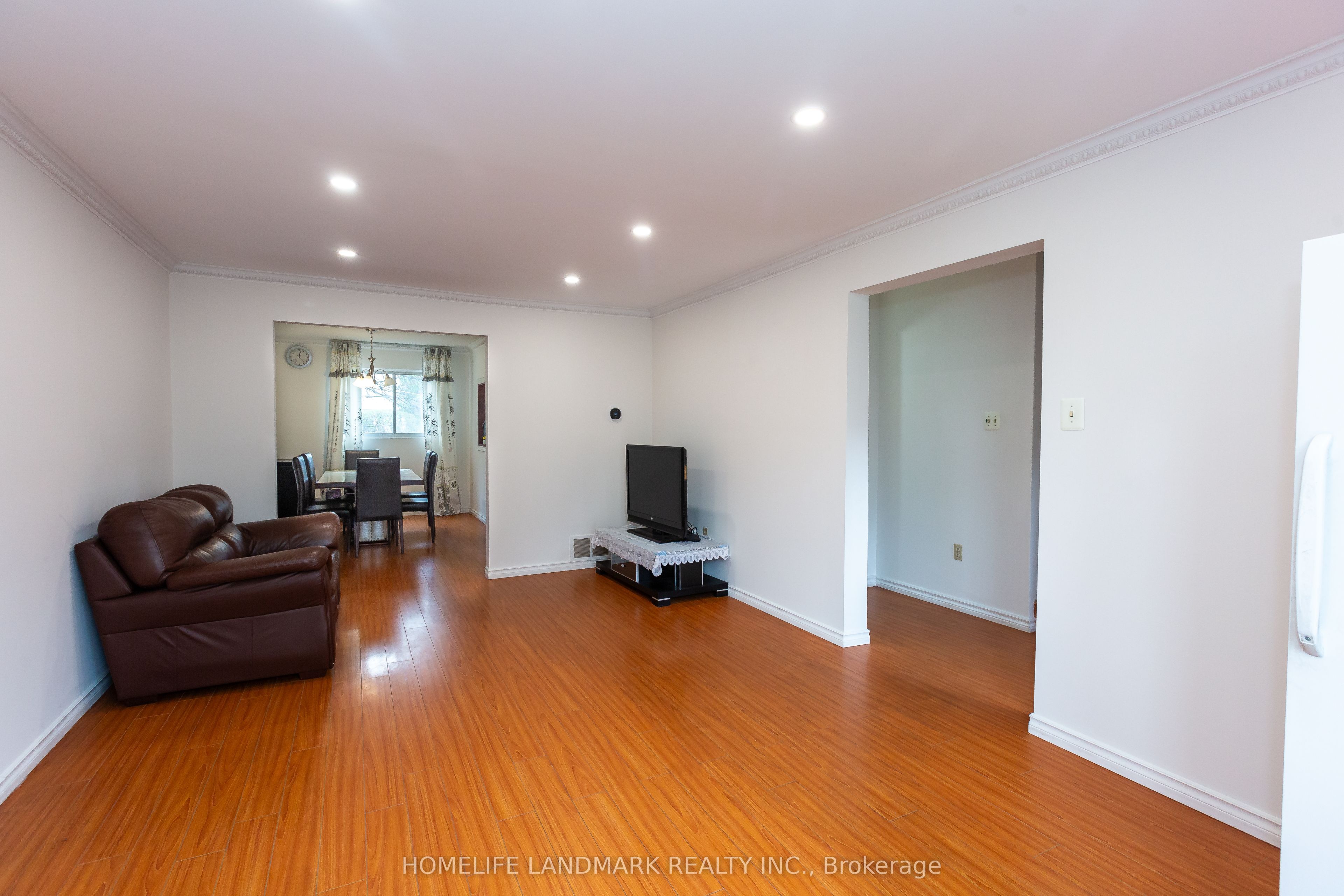 91 L'amoreaux Drive S 102, Toronto, ON M1W 2J8 photo 5