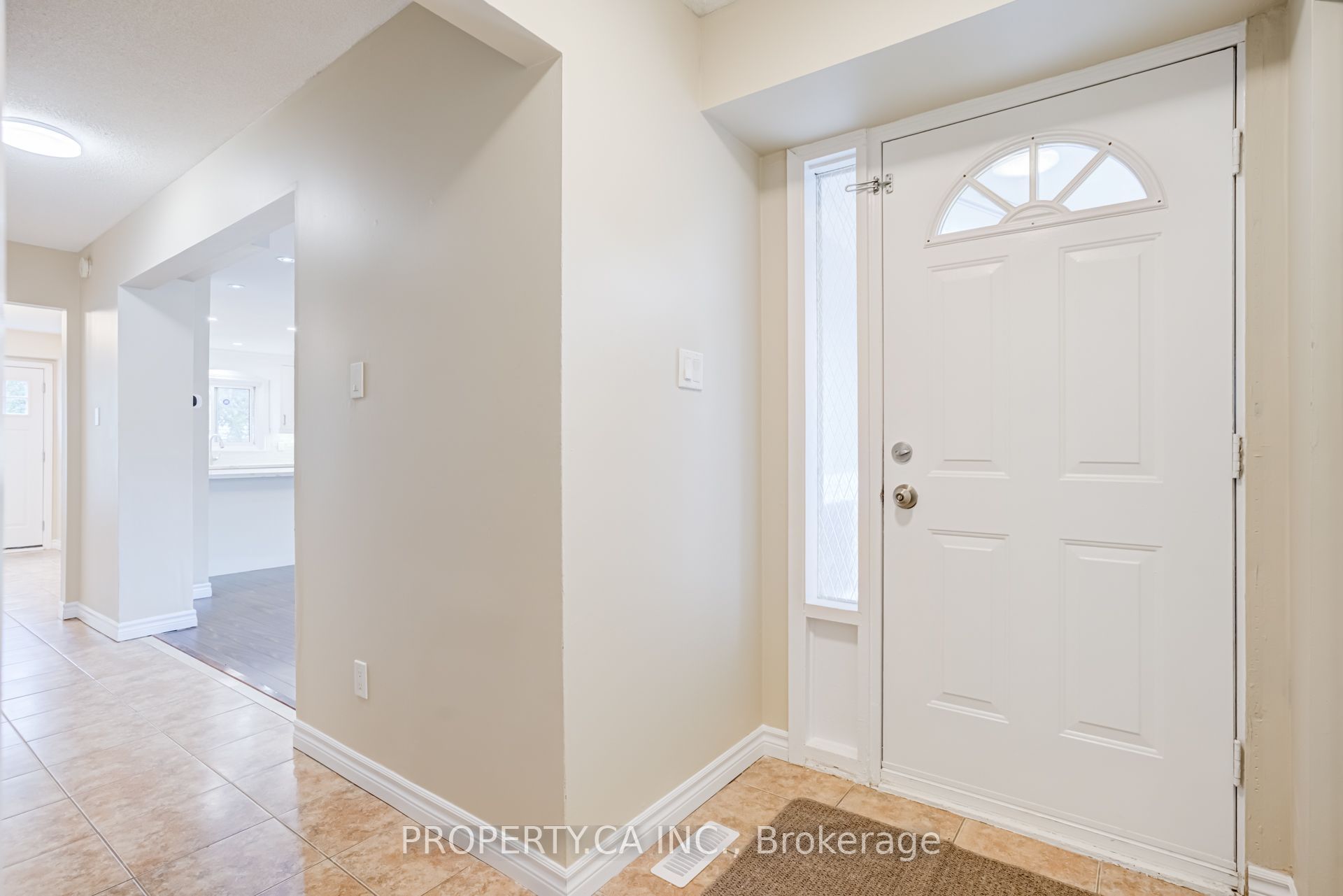 49 Whiteleas Avenue, Toronto, ON M1B 1W8 photo 2