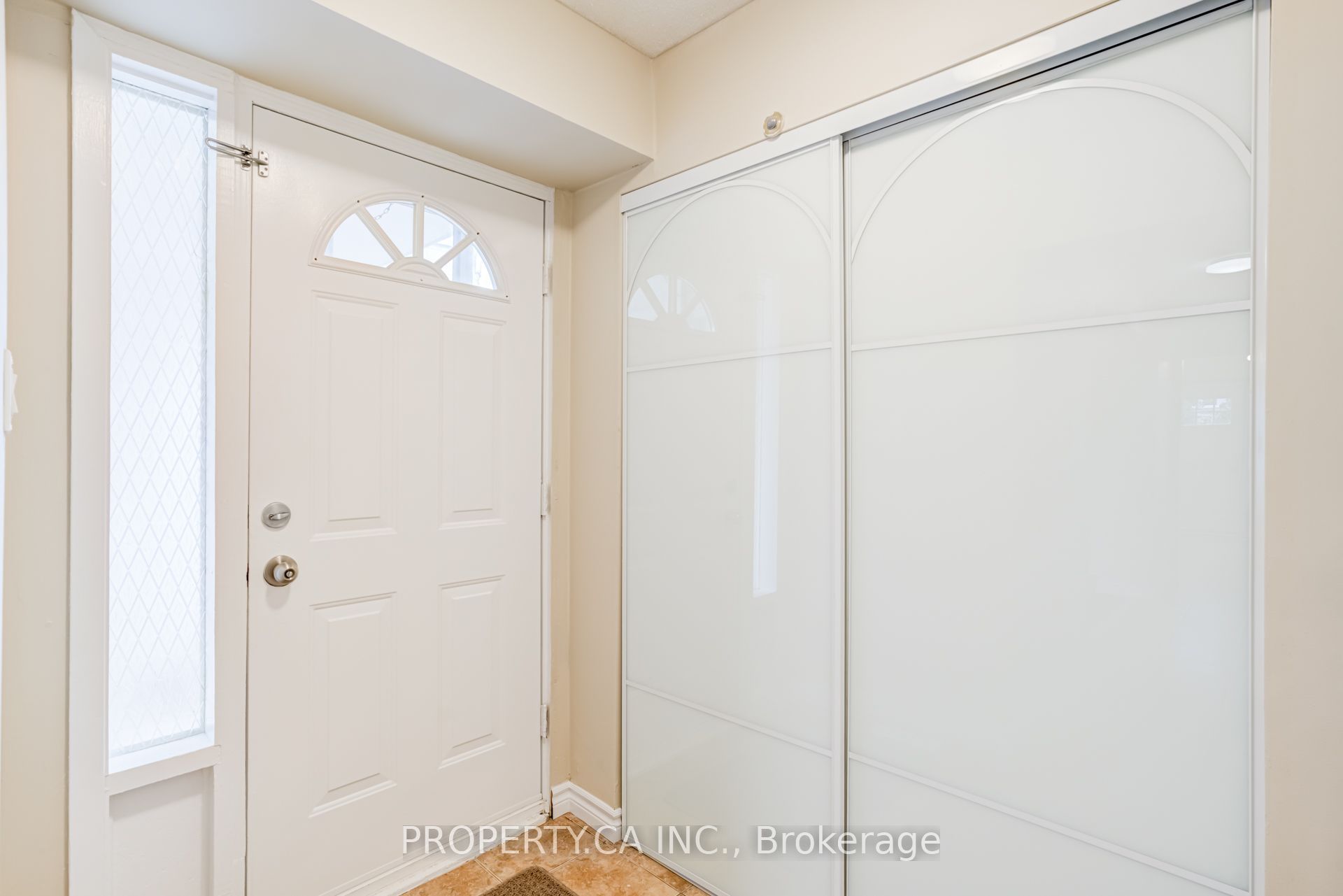 49 Whiteleas Avenue, Toronto, ON M1B 1W8 photo 3