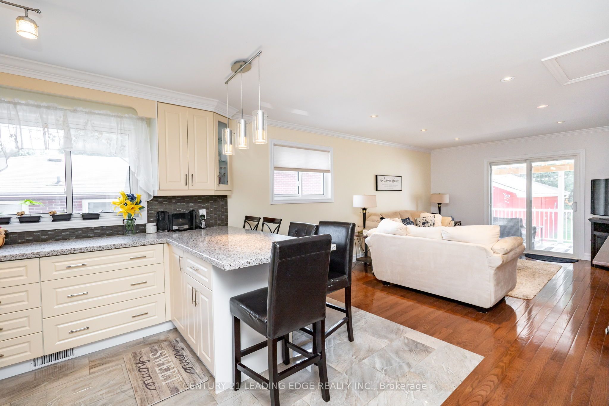 258 Nipigon Street, Oshawa, ON L1J 4N7 photo 5