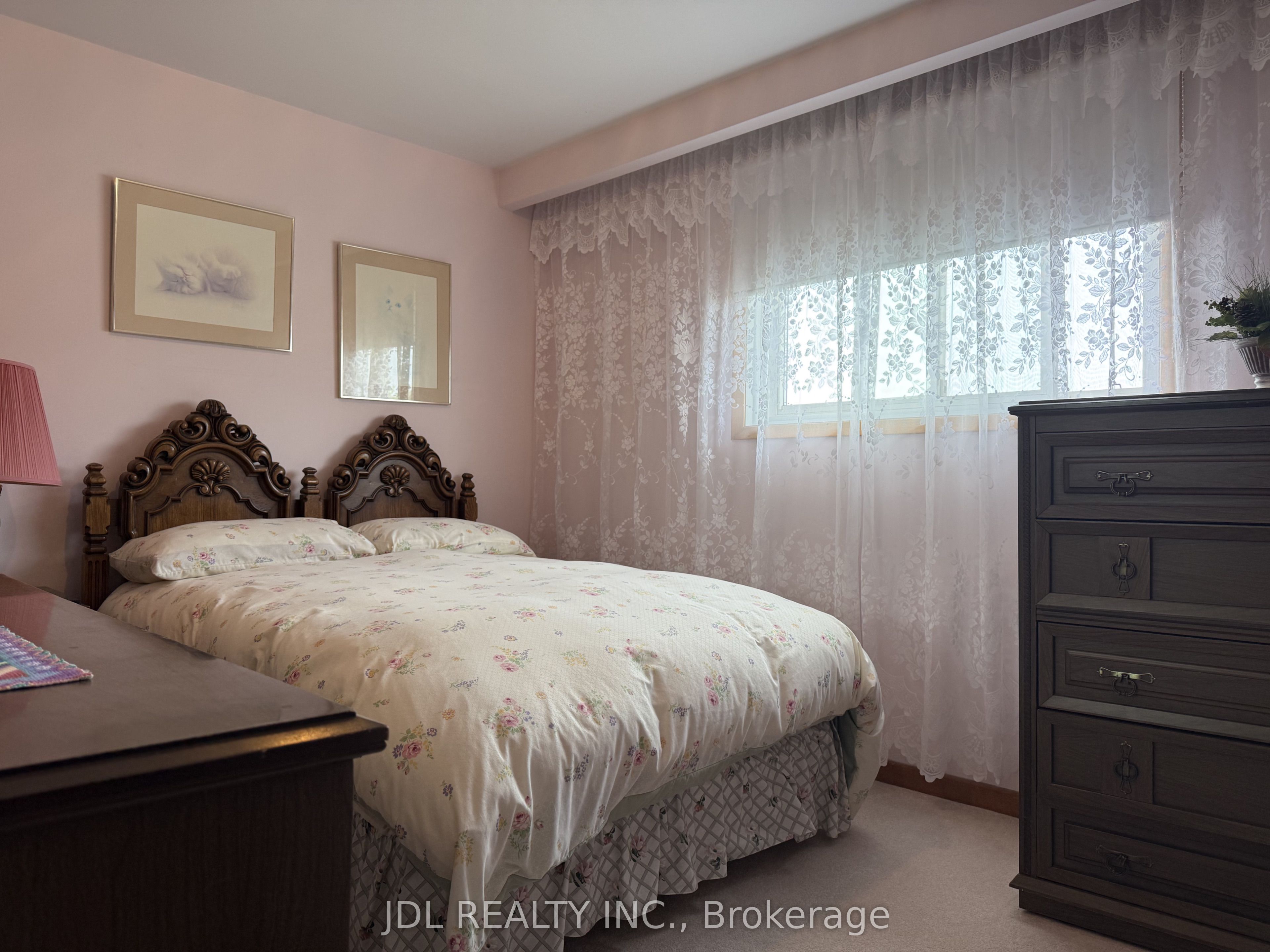 28 Orangewood Crescent Room, Toronto, ON M1W 1C6 photo 2