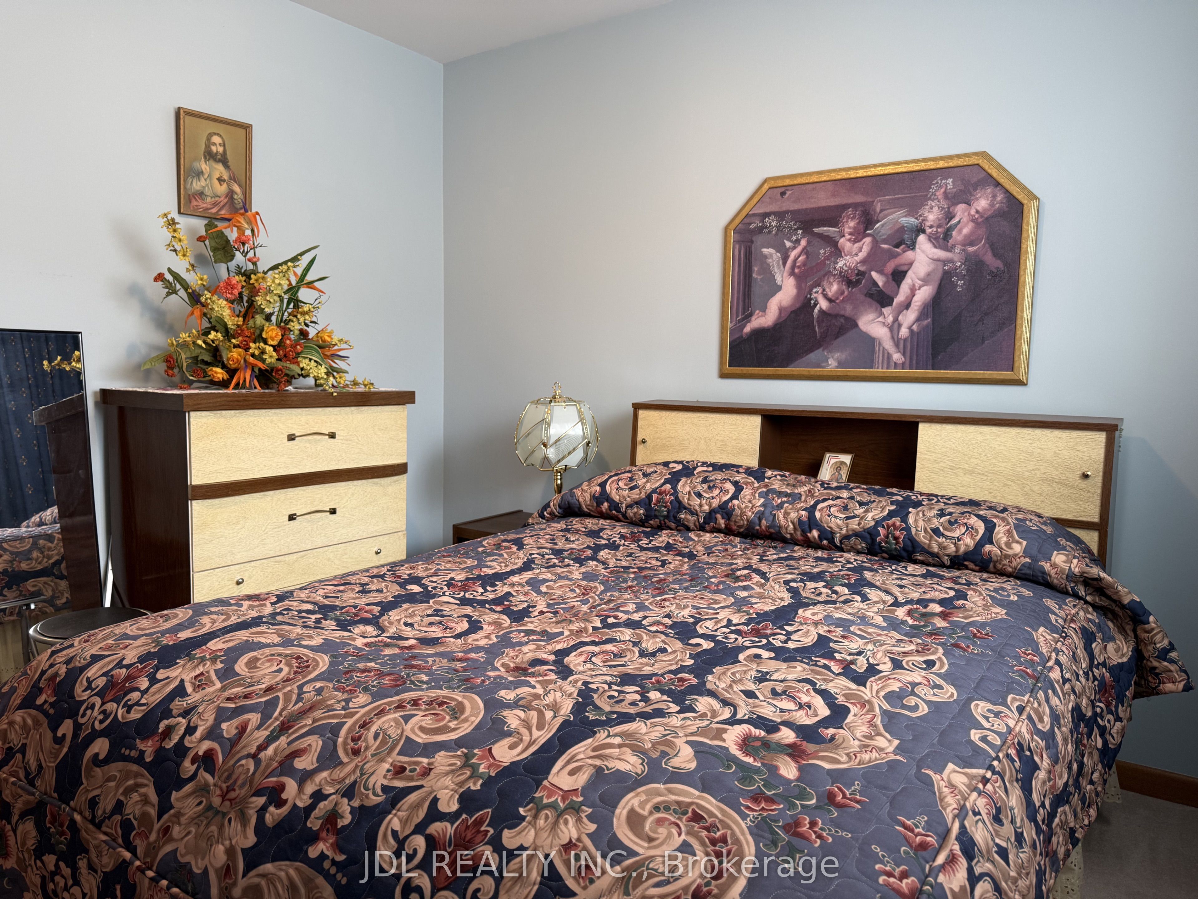 28 Orangewood Crescent Room, Toronto, ON M1W 1C6 photo 3
