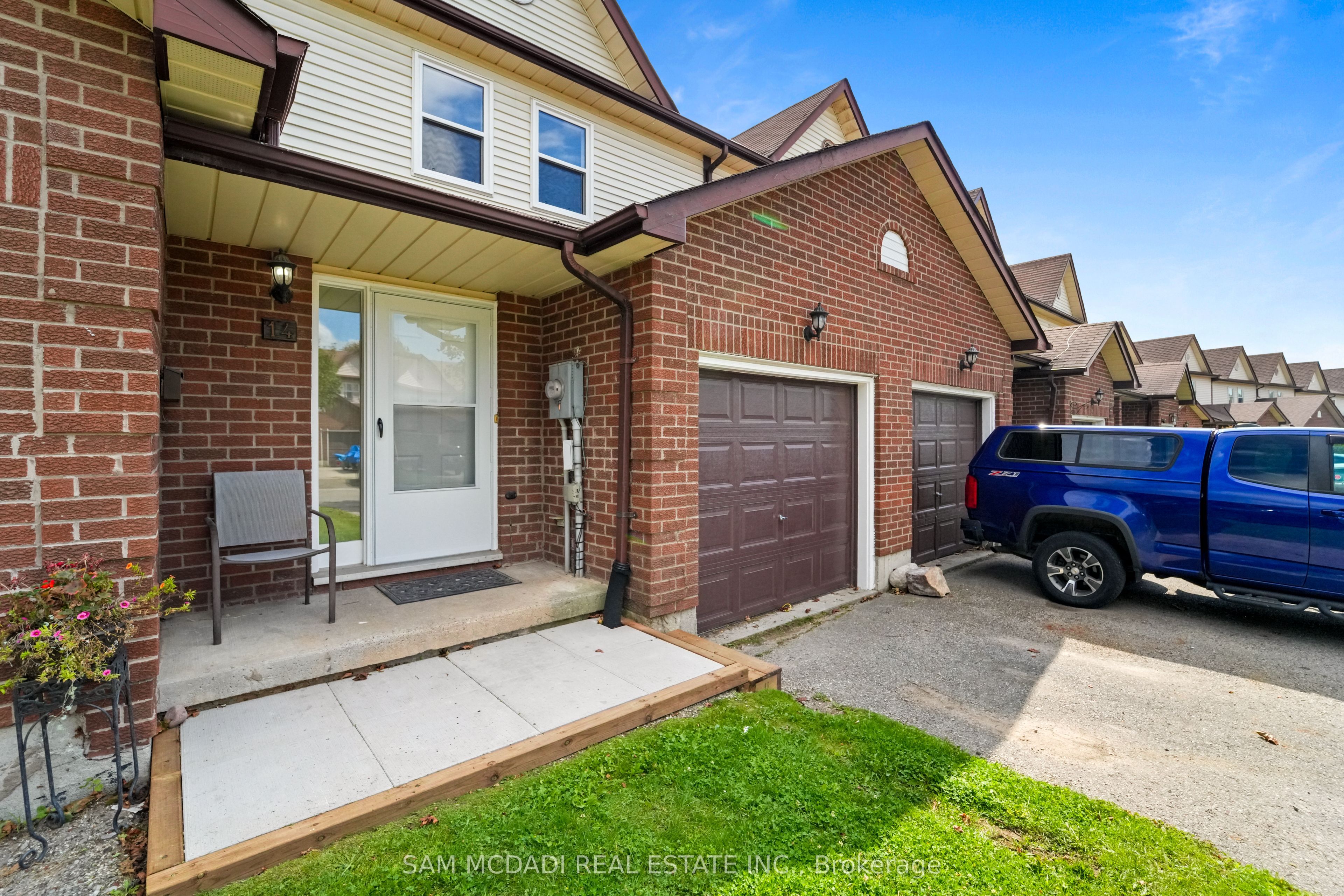 14 Birchfield Drive, Clarington, ON L1E 1Y2 photo 2