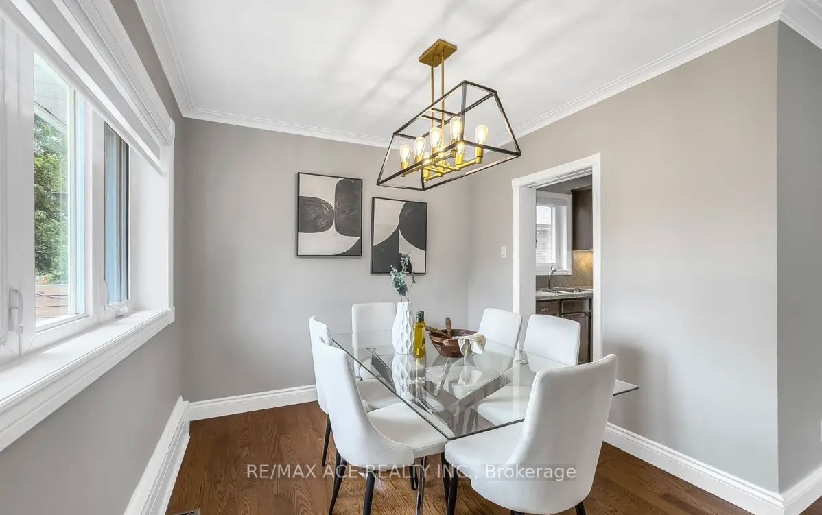 52 Ivorwood Crescent Main, Toronto, ON M1R 2X4 photo 3