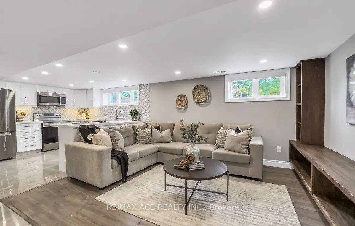 52 Ivorwood Crescent Bsmt, Toronto, ON M1R 2X4 photo 2