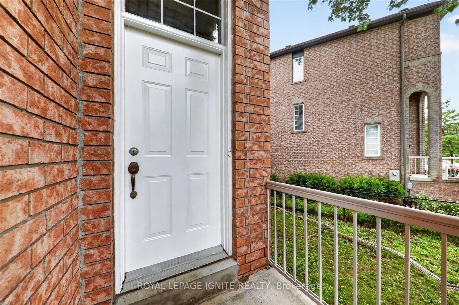 135 Conn Smythe Drive, Toronto, ON M1J 3P6 photo 3