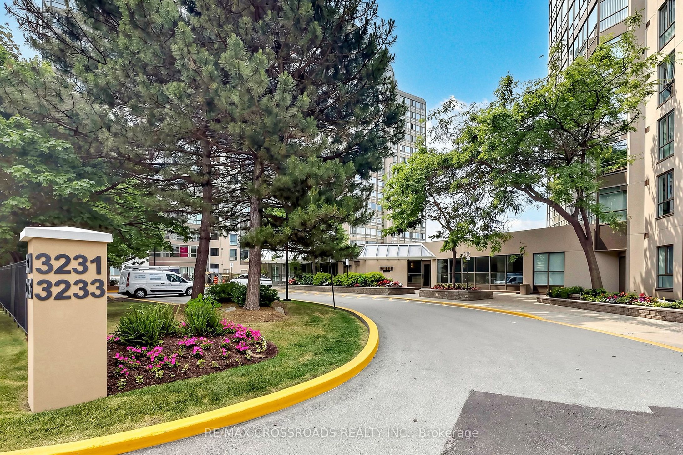 3233 Eglinton Avenue E 511, Toronto, ON M1J 3N6 photo 4