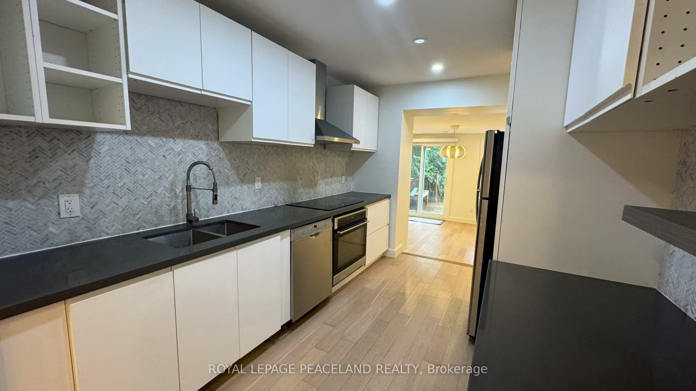 19 Tardree Place UPPER, Toronto, ON M1R 3X2 photo 4