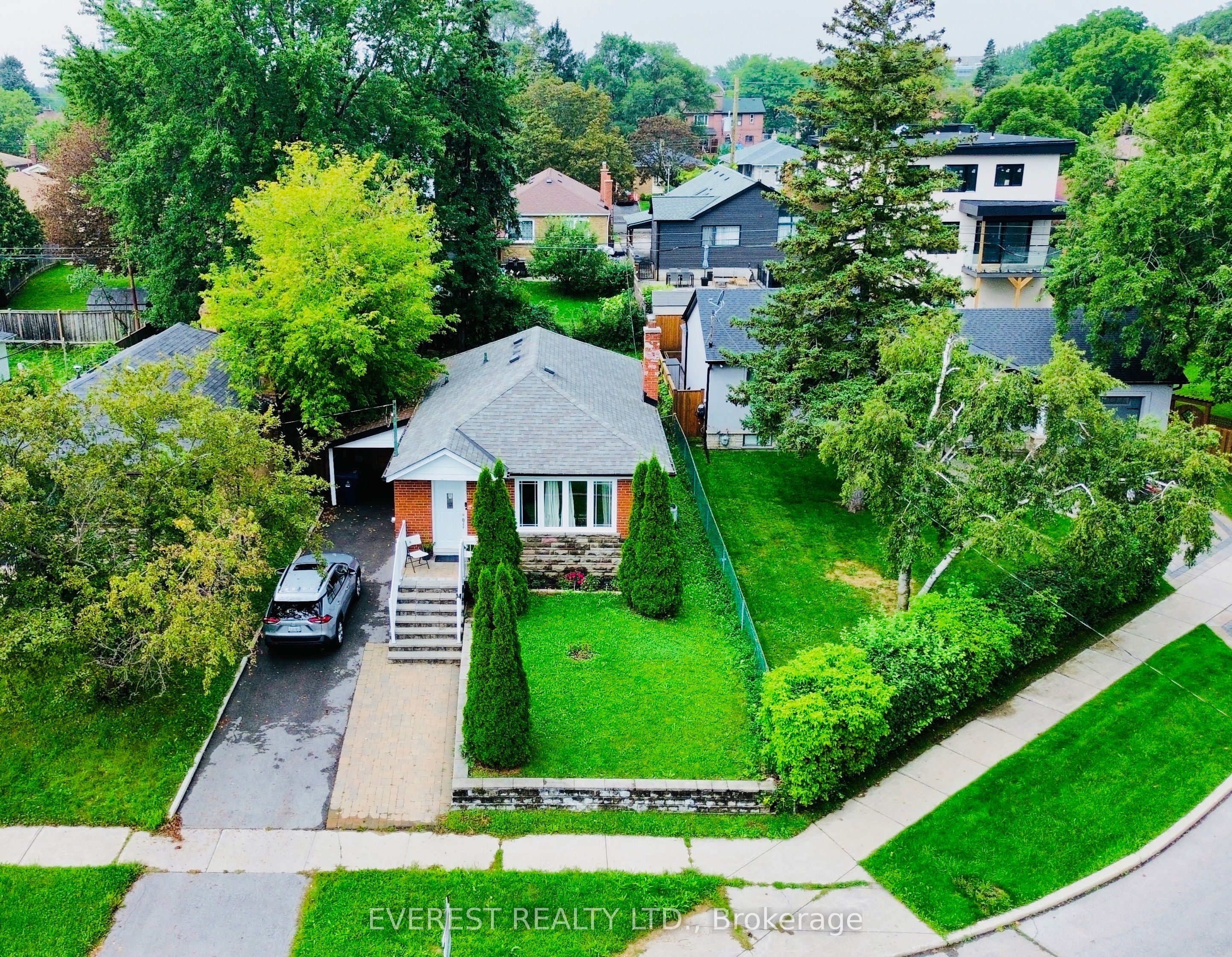 130 Portsdown Road, Toronto, ON M1P 1V5