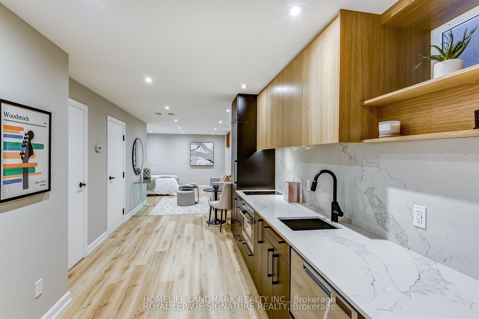 28 Garnock Avenue SE Lower, Toronto, ON M4K 1K5